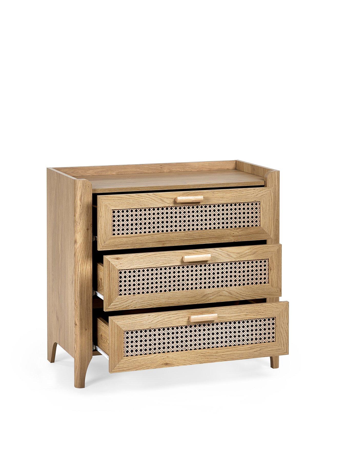 julian-bowen-sydney-oak-and-rattan-effect-3-drawer-chestoutfit