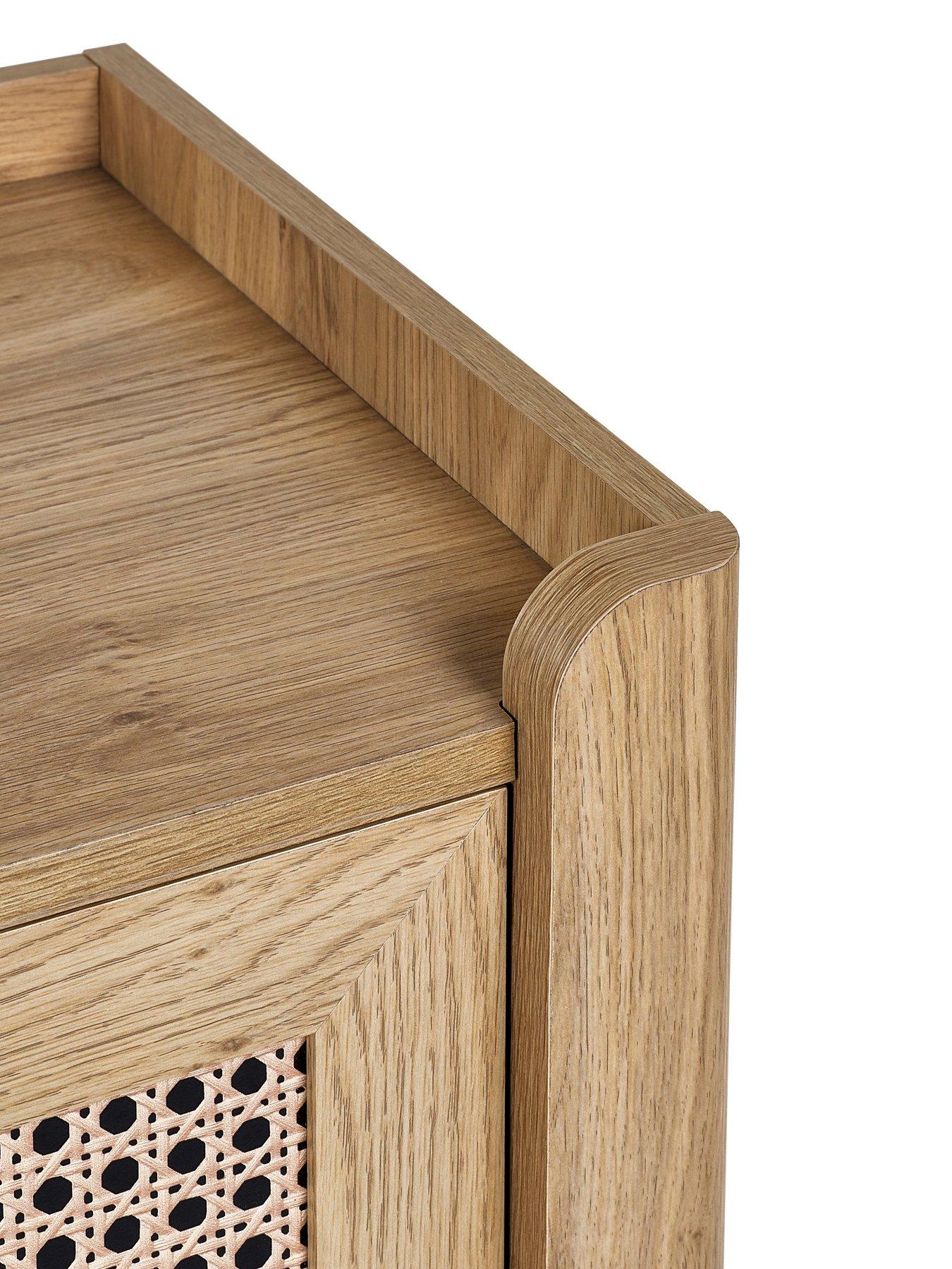 julian-bowen-sydney-oak-and-rattan-effect-3-drawer-chestdetail