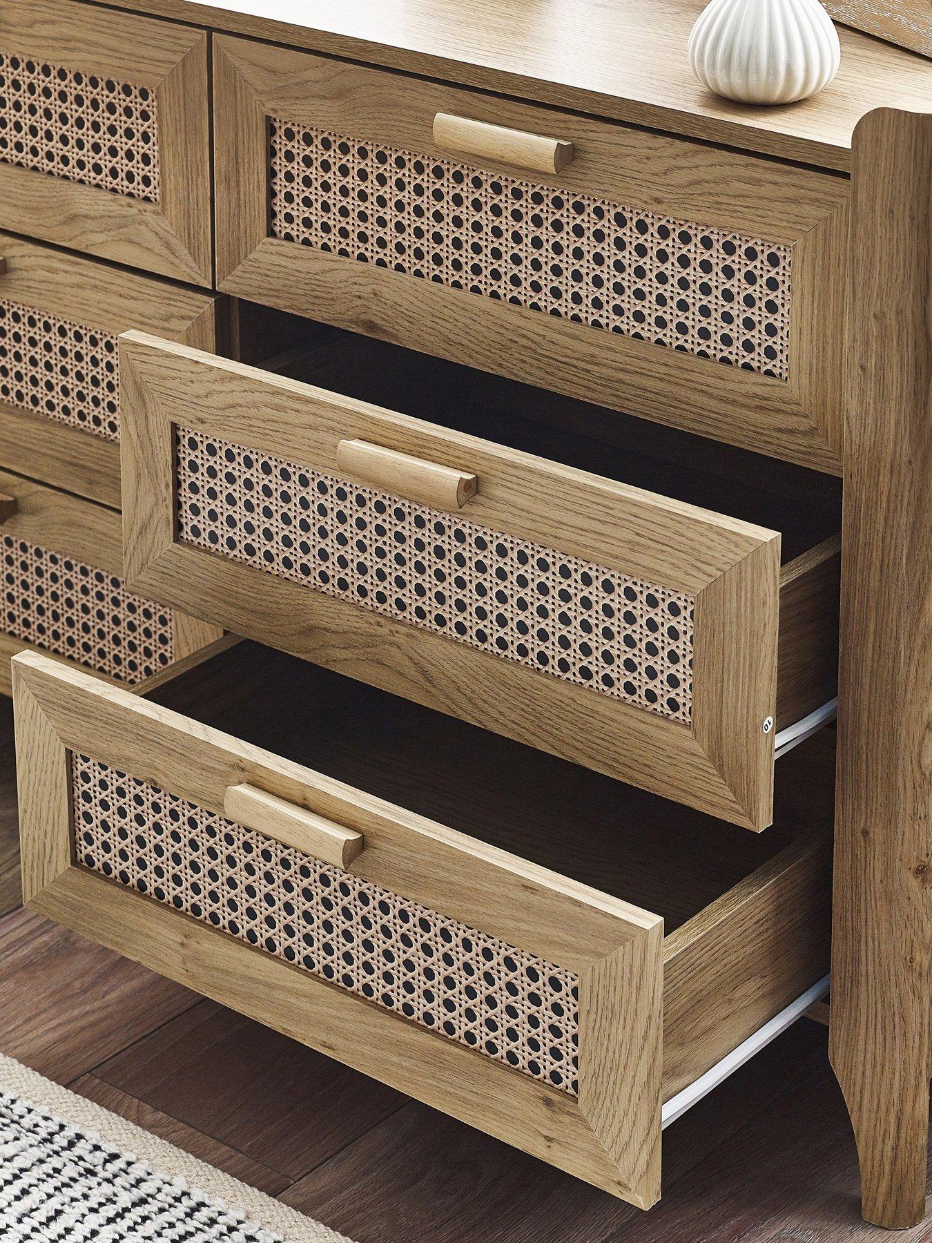 julian-bowen-sydney-oak-and-rattan-effect-6-drawer-wide-chestdetail