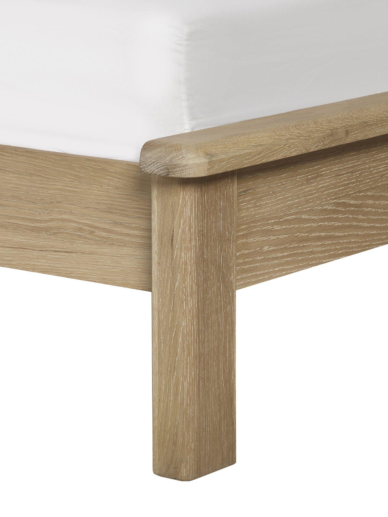 julian-bowen-memphis-limed-oak-150cm-king-size-beddetail