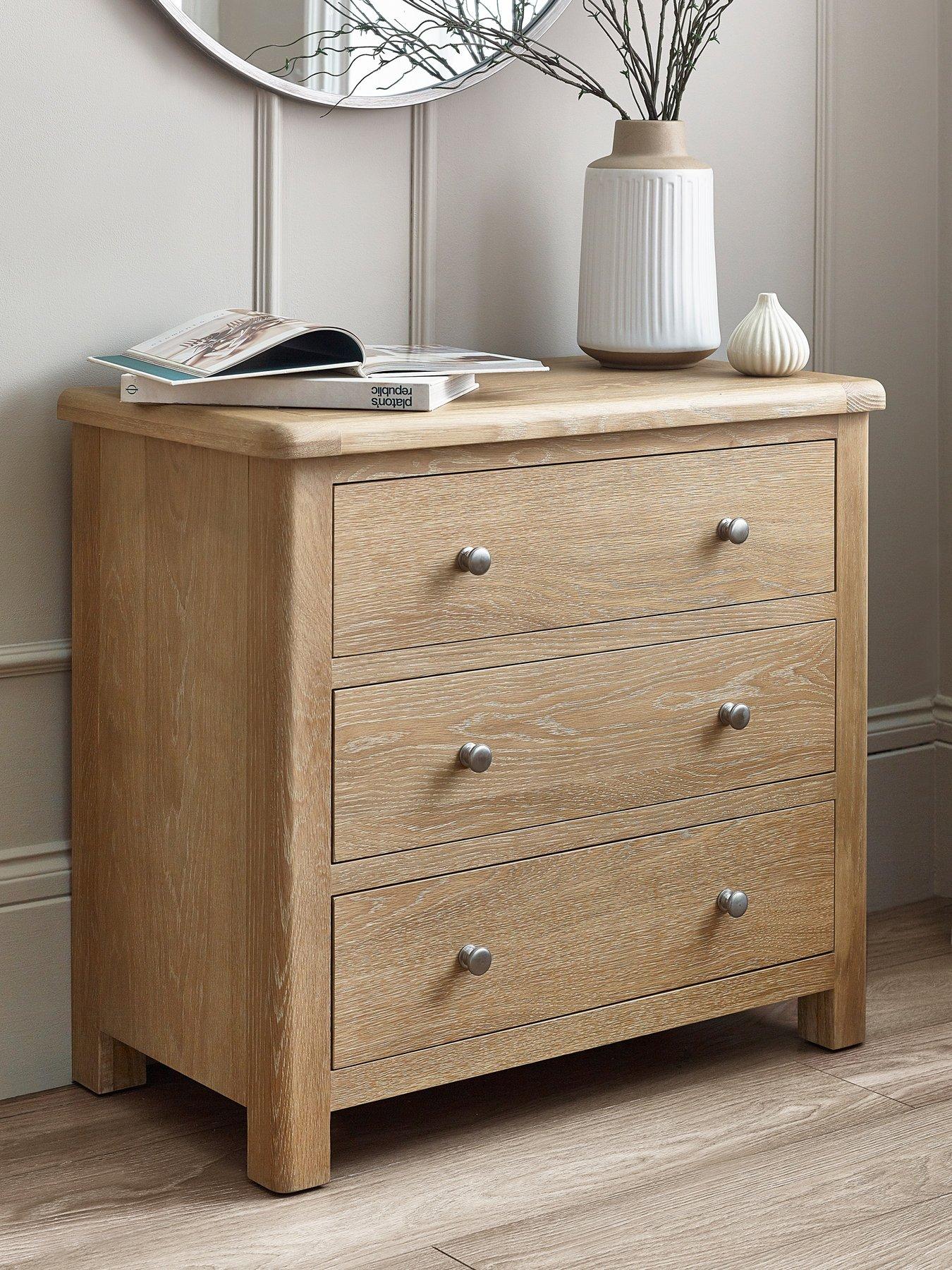 Julian Bowen Memphis Limed Oak 3 Drawer Chest