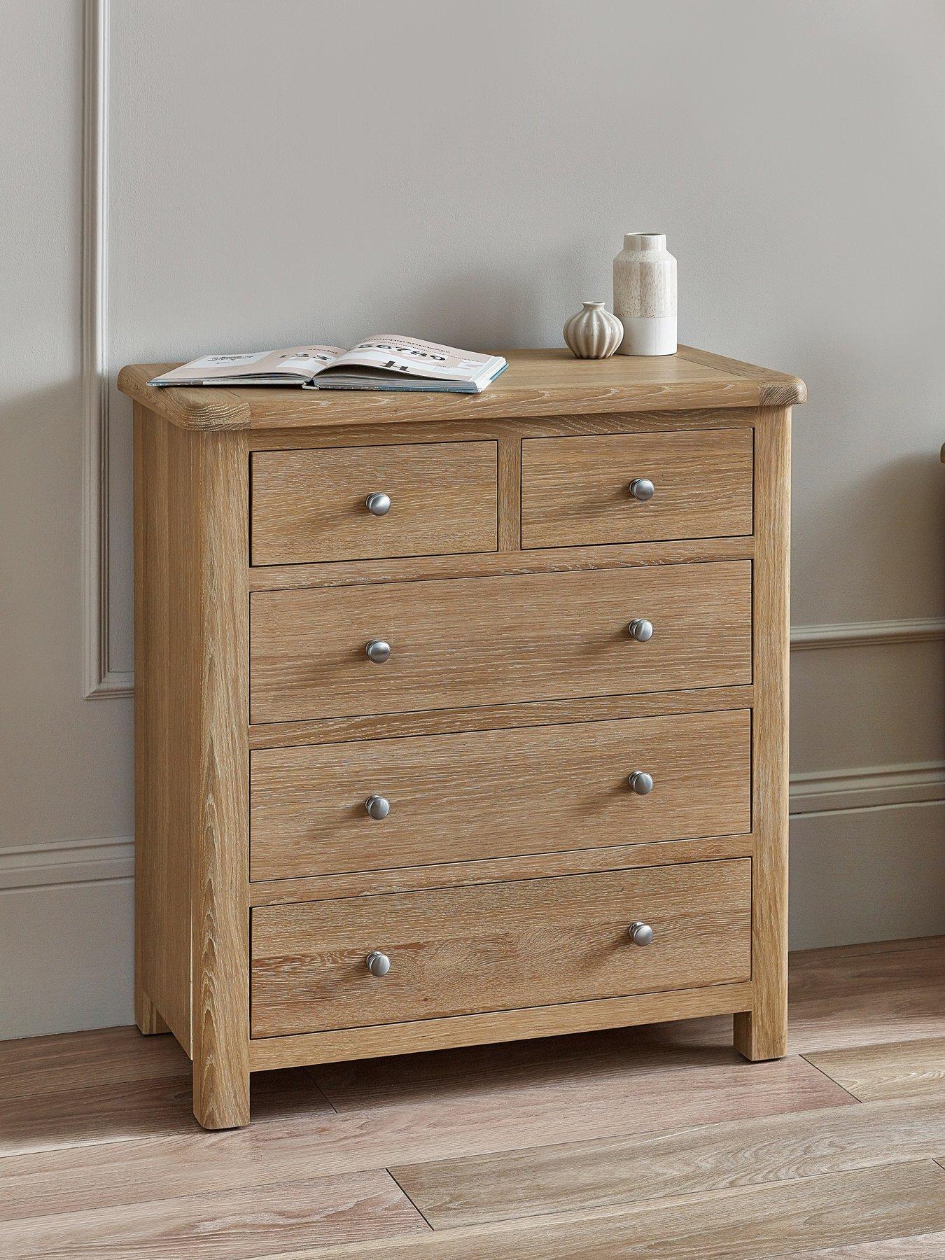 julian-bowen-memphis-limed-oak-3-2-drawer-chest