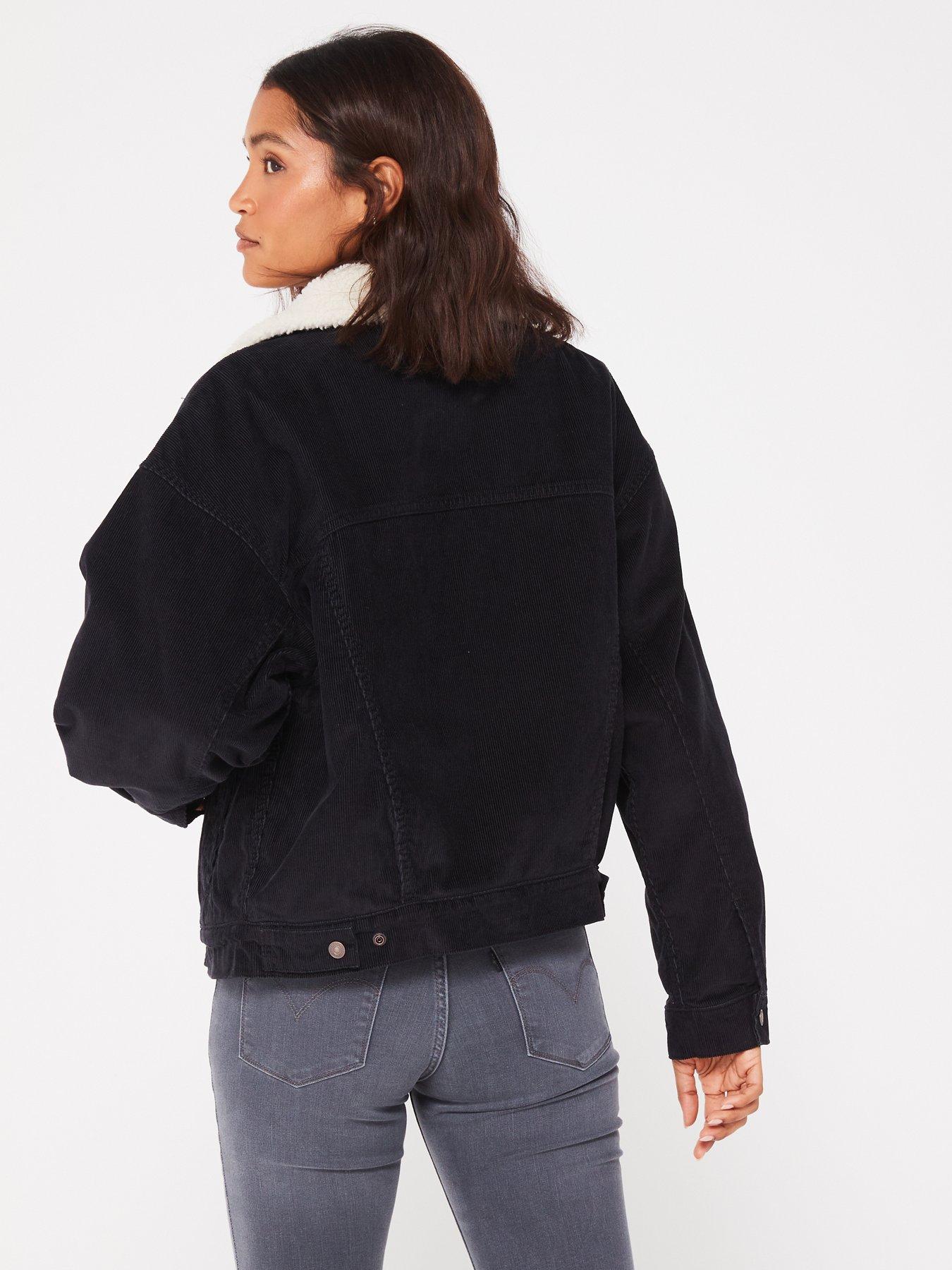 levis-90s-sherpa-trucker-denim-jacket-caviarstillFront