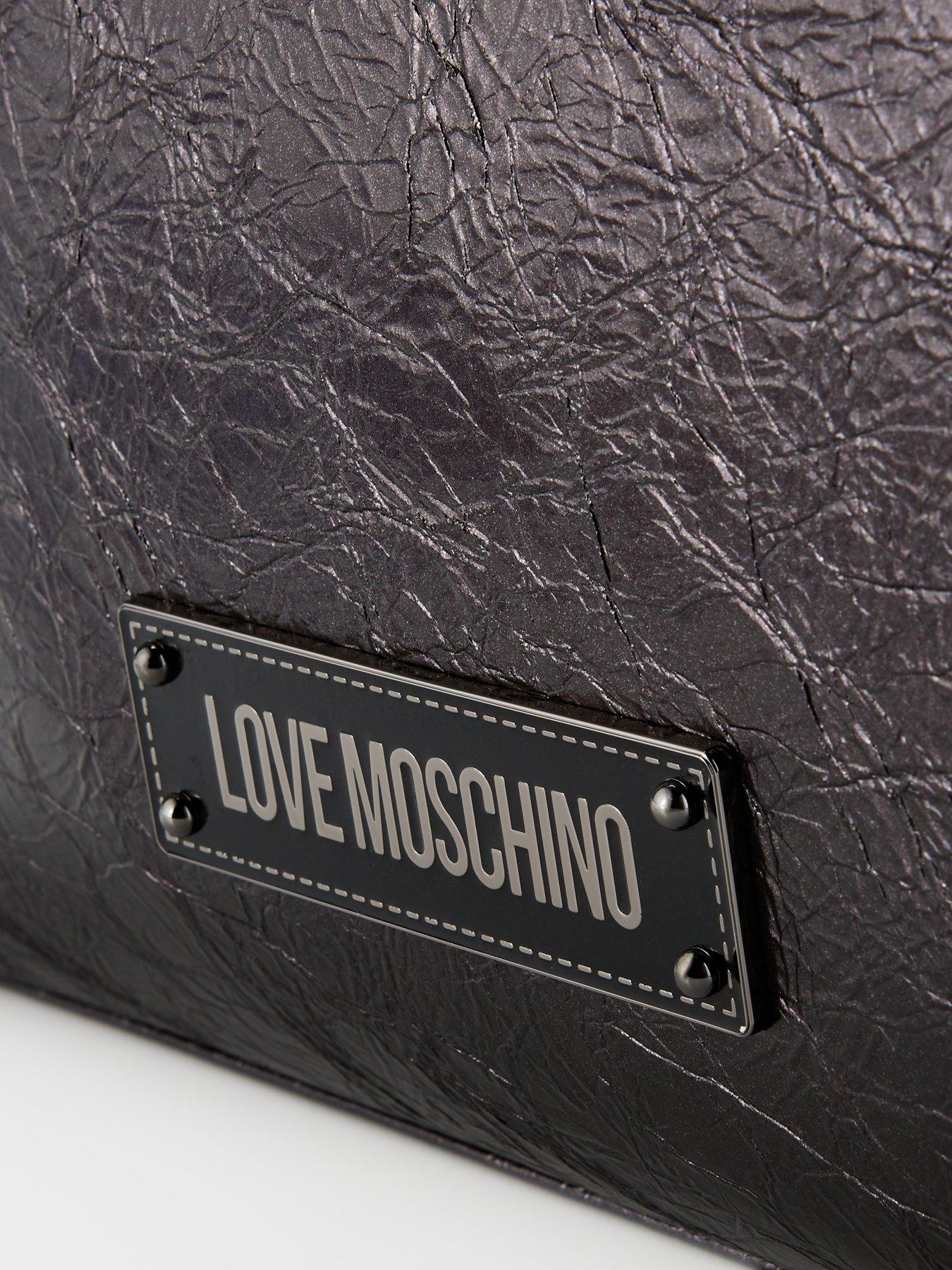 love-moschino-high-shine-toteoutfit