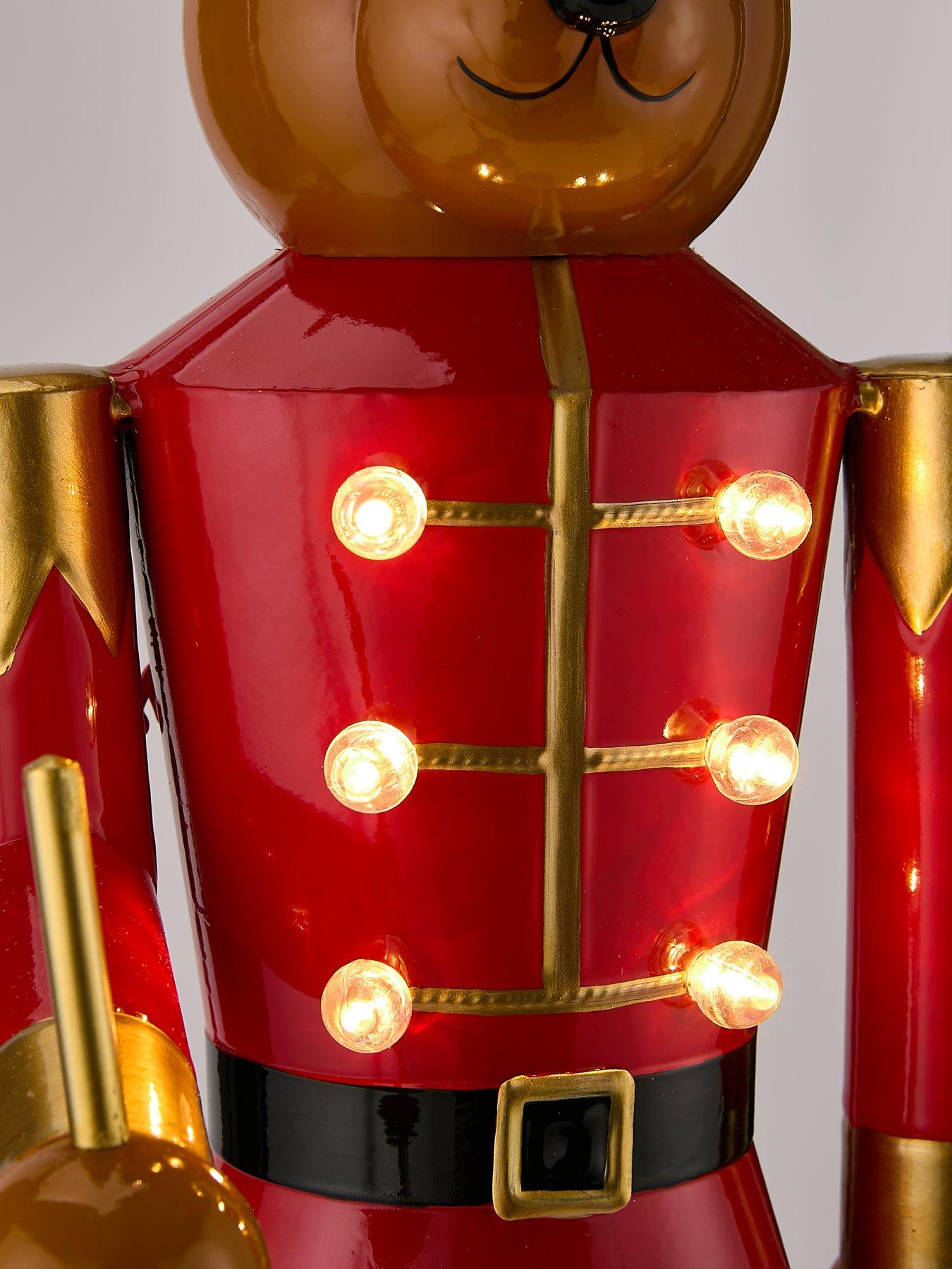 three-kings-lit-teddy-nutcracker-christmas-room-lightdetail