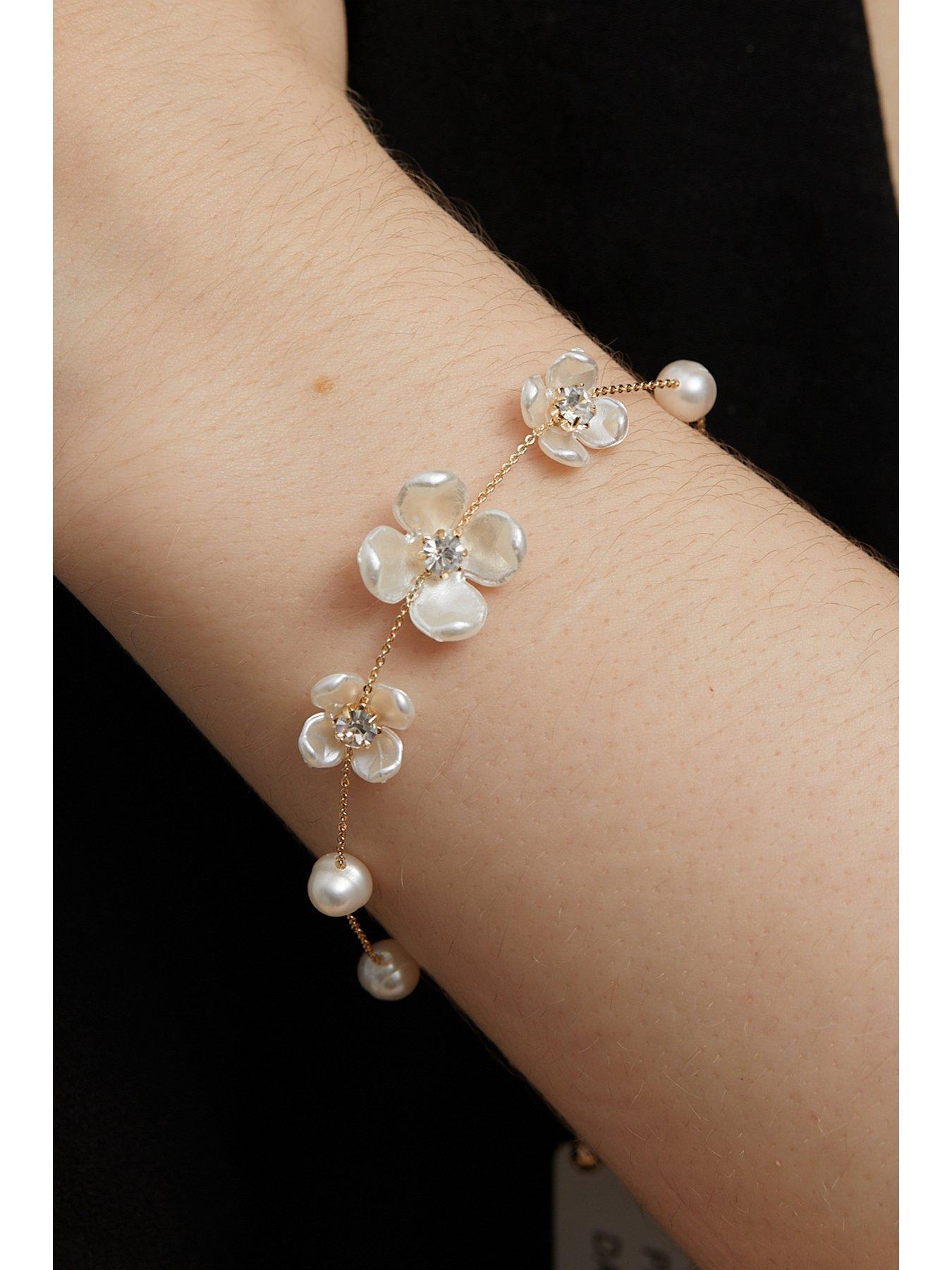 jon-richard-gold-plated-white-floral-and-freshwater-pearl-braceletoutfit