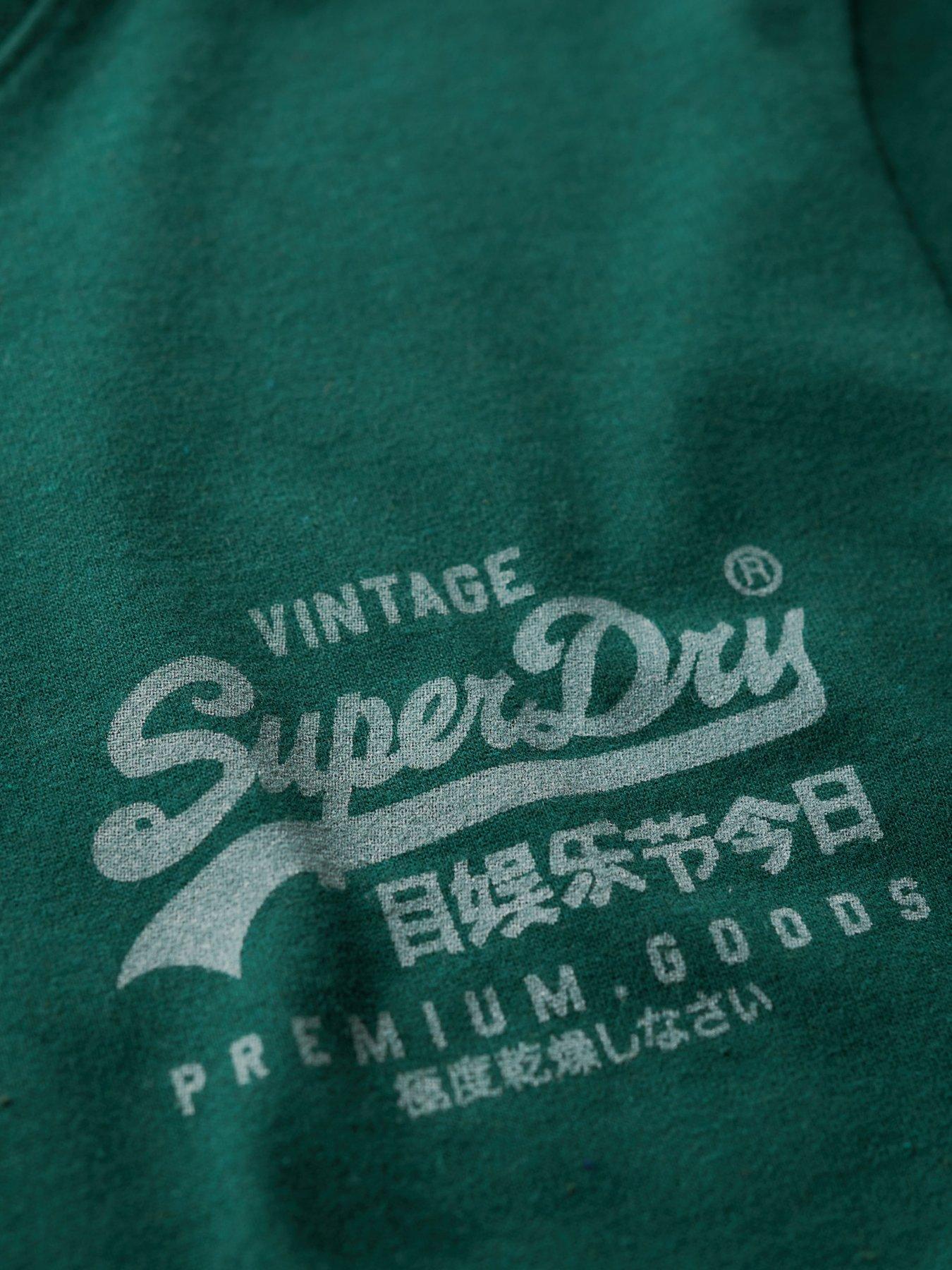 superdry-superdry-classic-vintage-logo-heritage-t-shirt-dark-greenoutfit