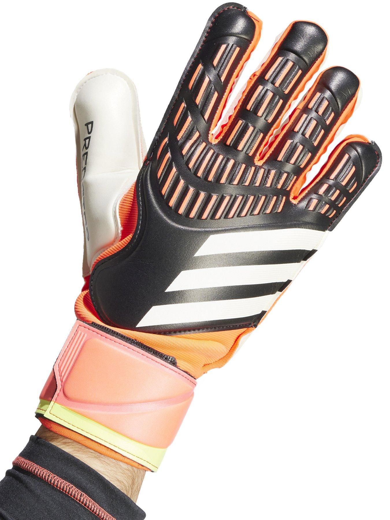 adidas-mens-predator-match-goalkeeper-gloves-blackoutfit