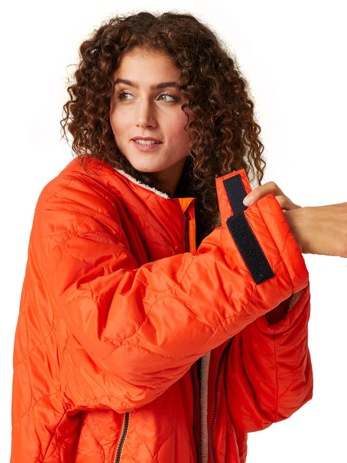 regatta-quilted-adult-changing-robe-water-repellent-rusty-orangeantique-whiteoutfit