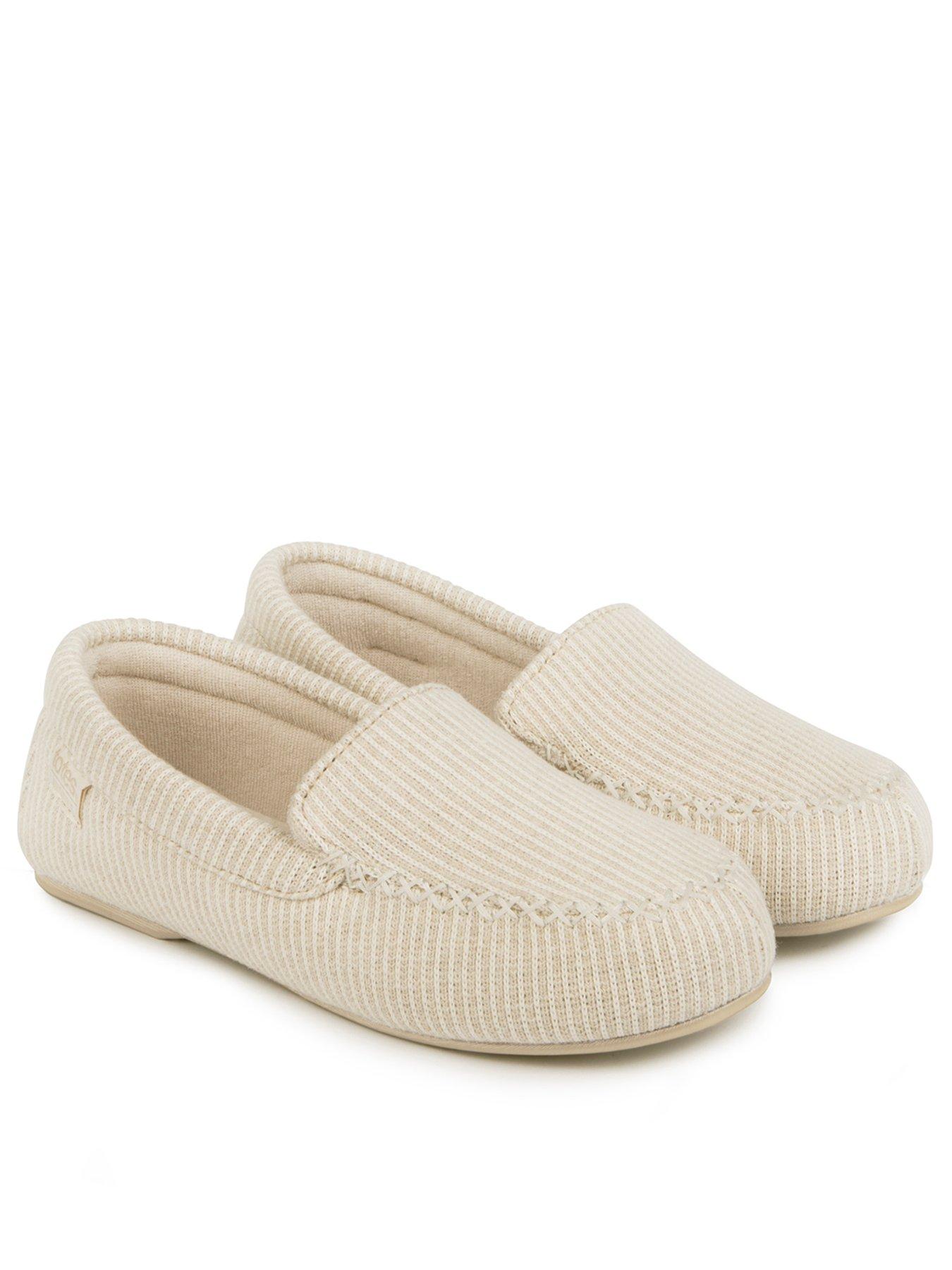 totes-totes-isotoner-textured-moccasin-beigefront