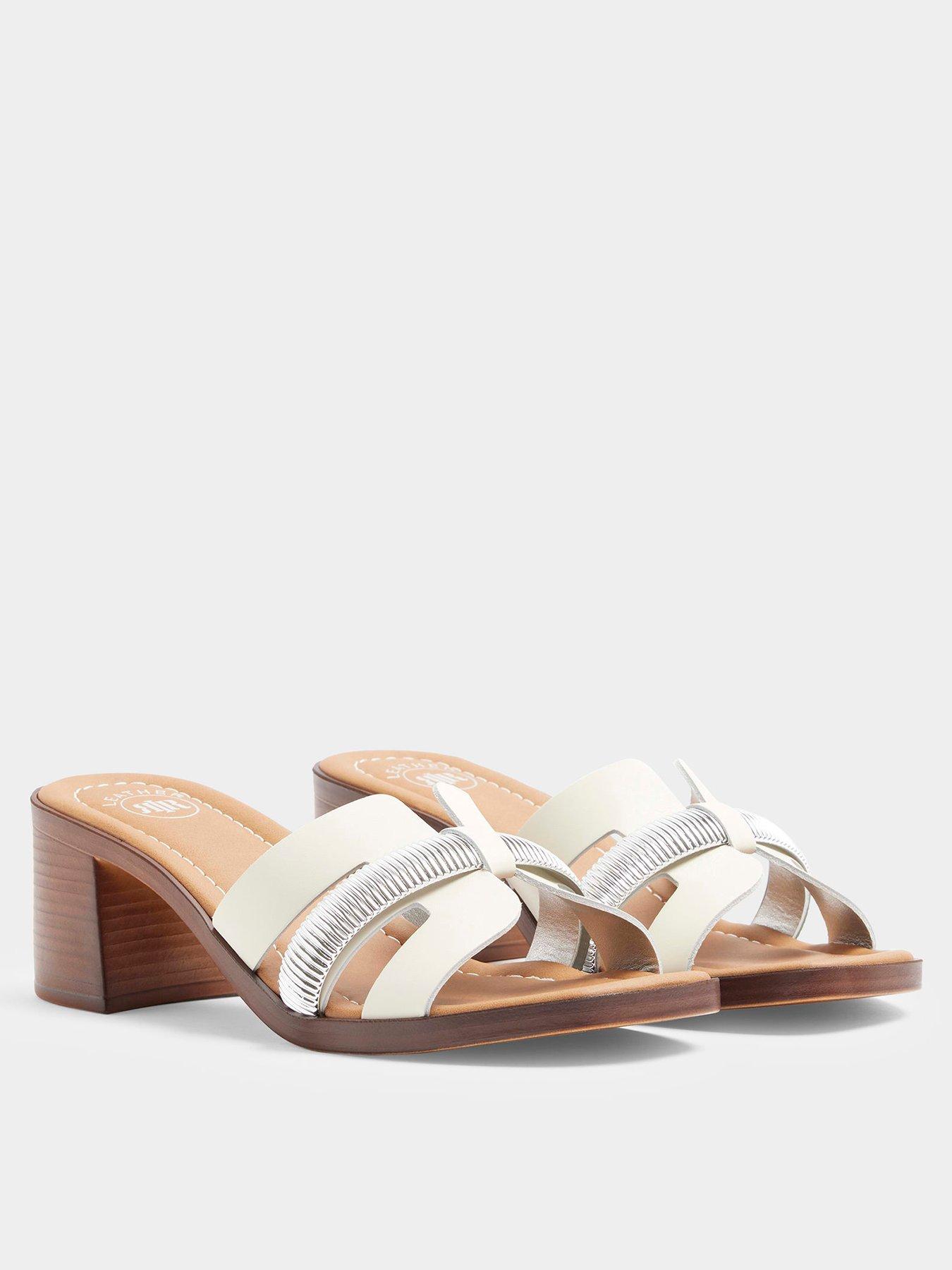 river-island-cut-out-block-sandal-ecruoutfit