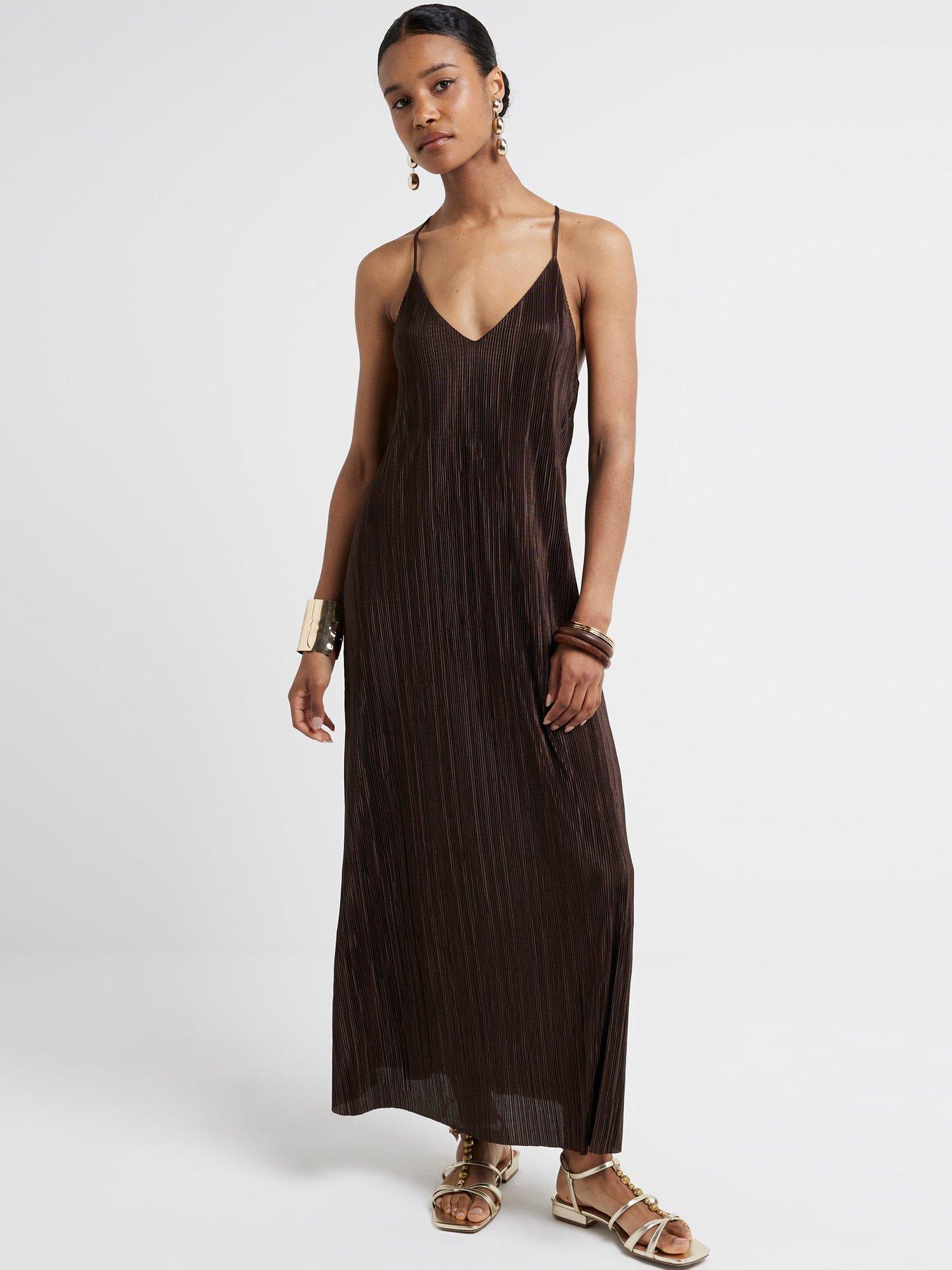 river-island-plisse-maxi-dress-dark-brown