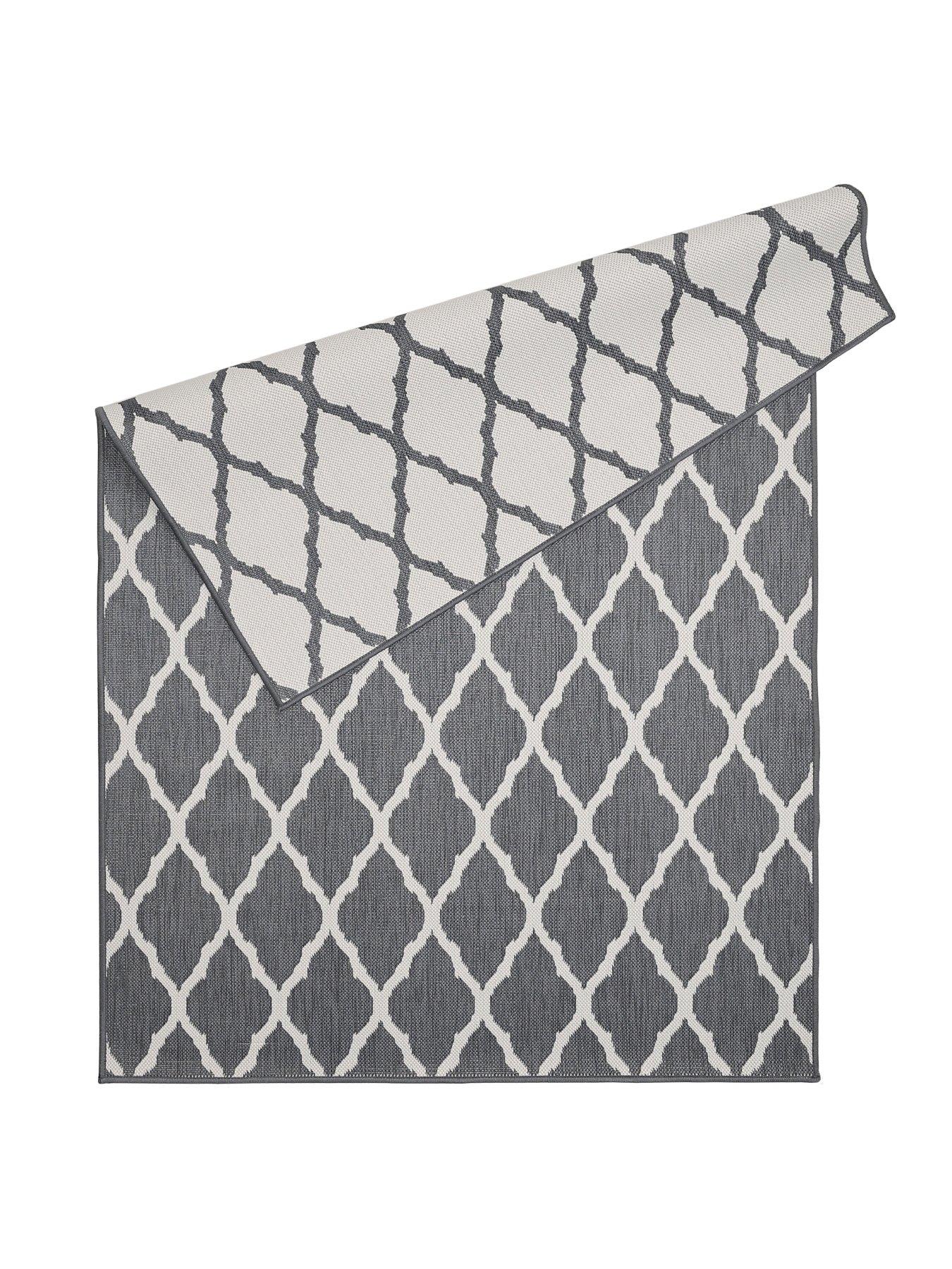 very-home-alfresco-reverse-trellis-rug-133x190outfit