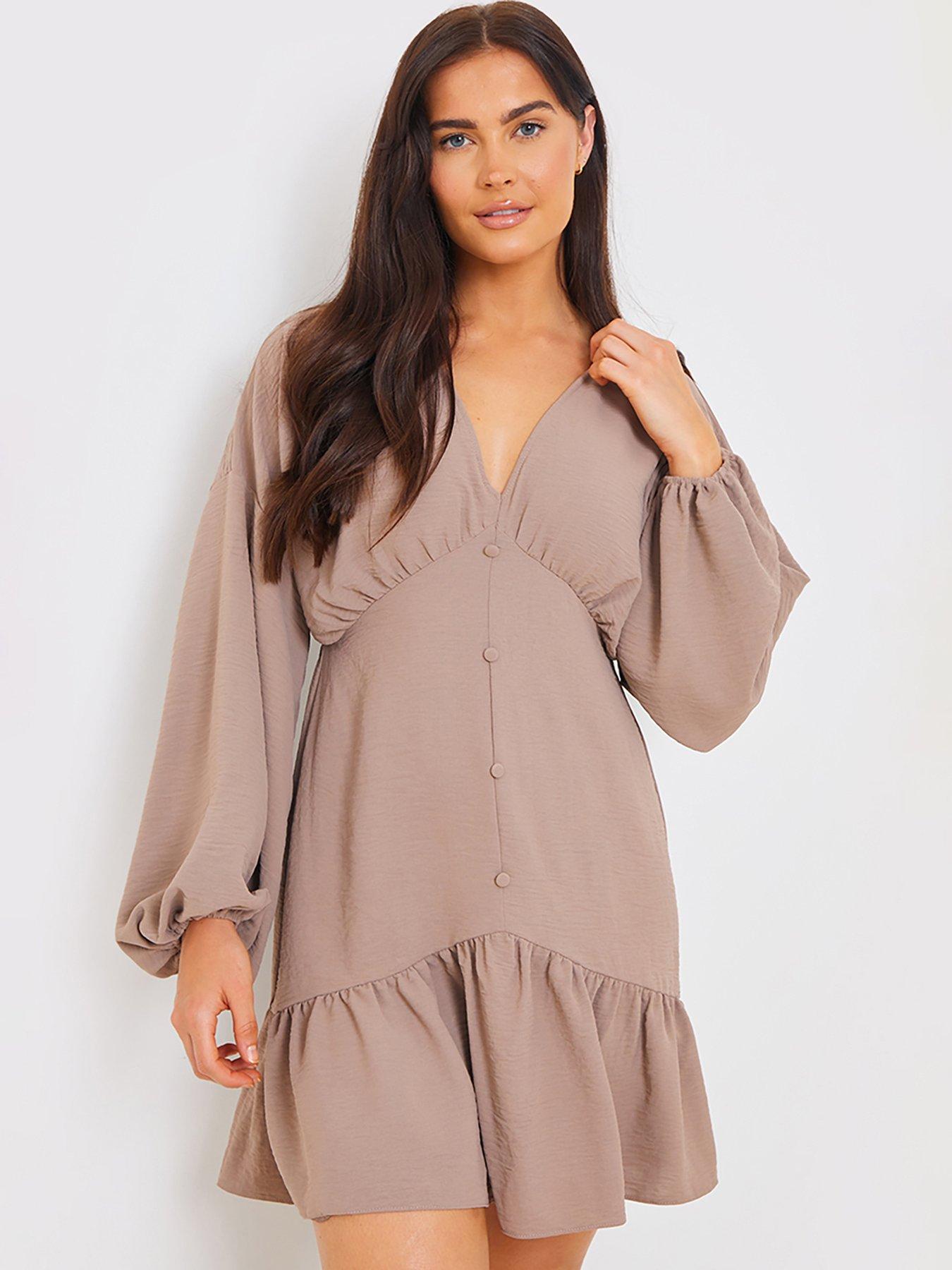 in-the-style-hannah-brown-mocha-v-neck-frill-hem-smock-dressback