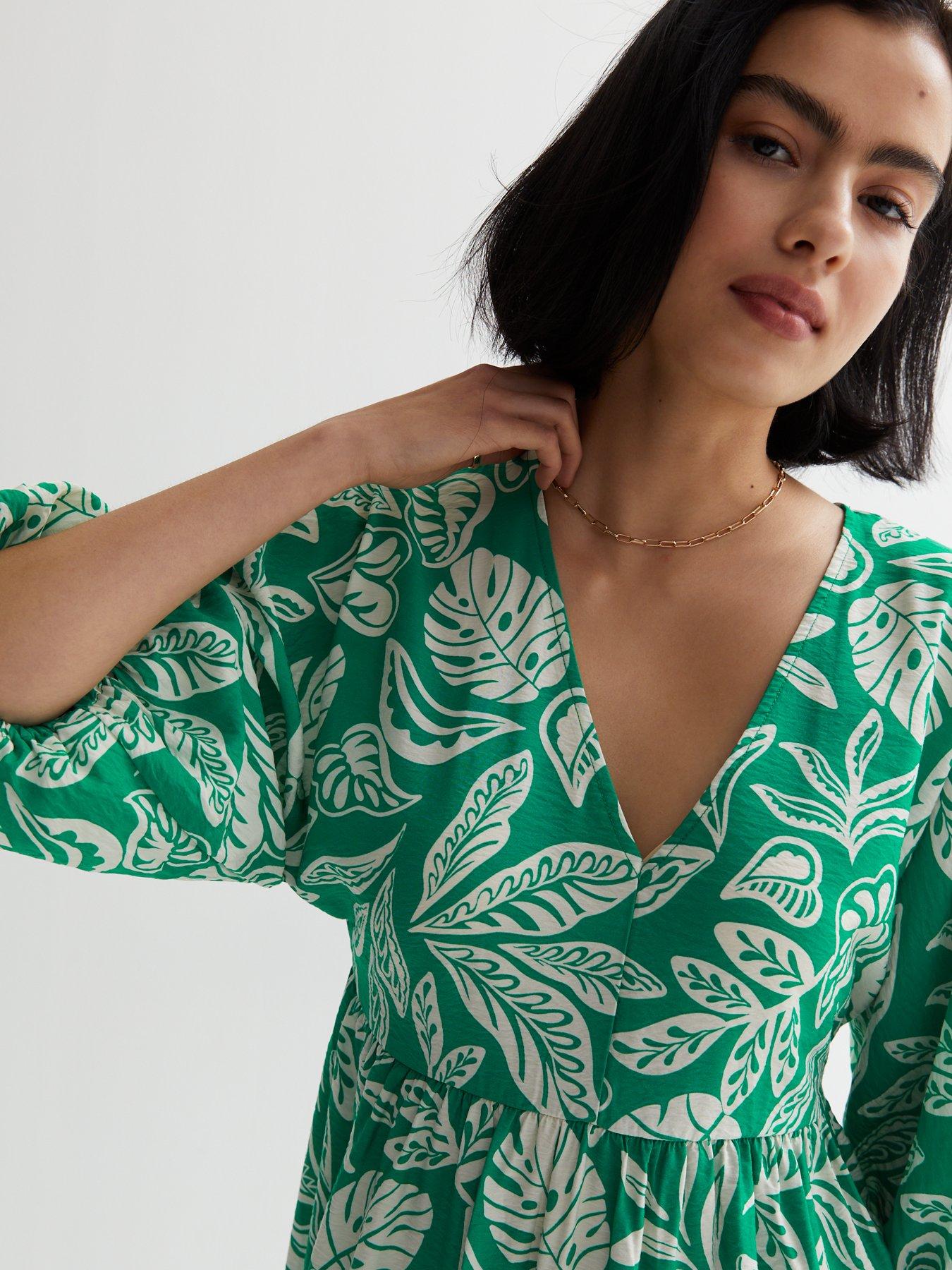 new-look-green-leaf-print-puff-sleeve-smock-midi-dressoutfit