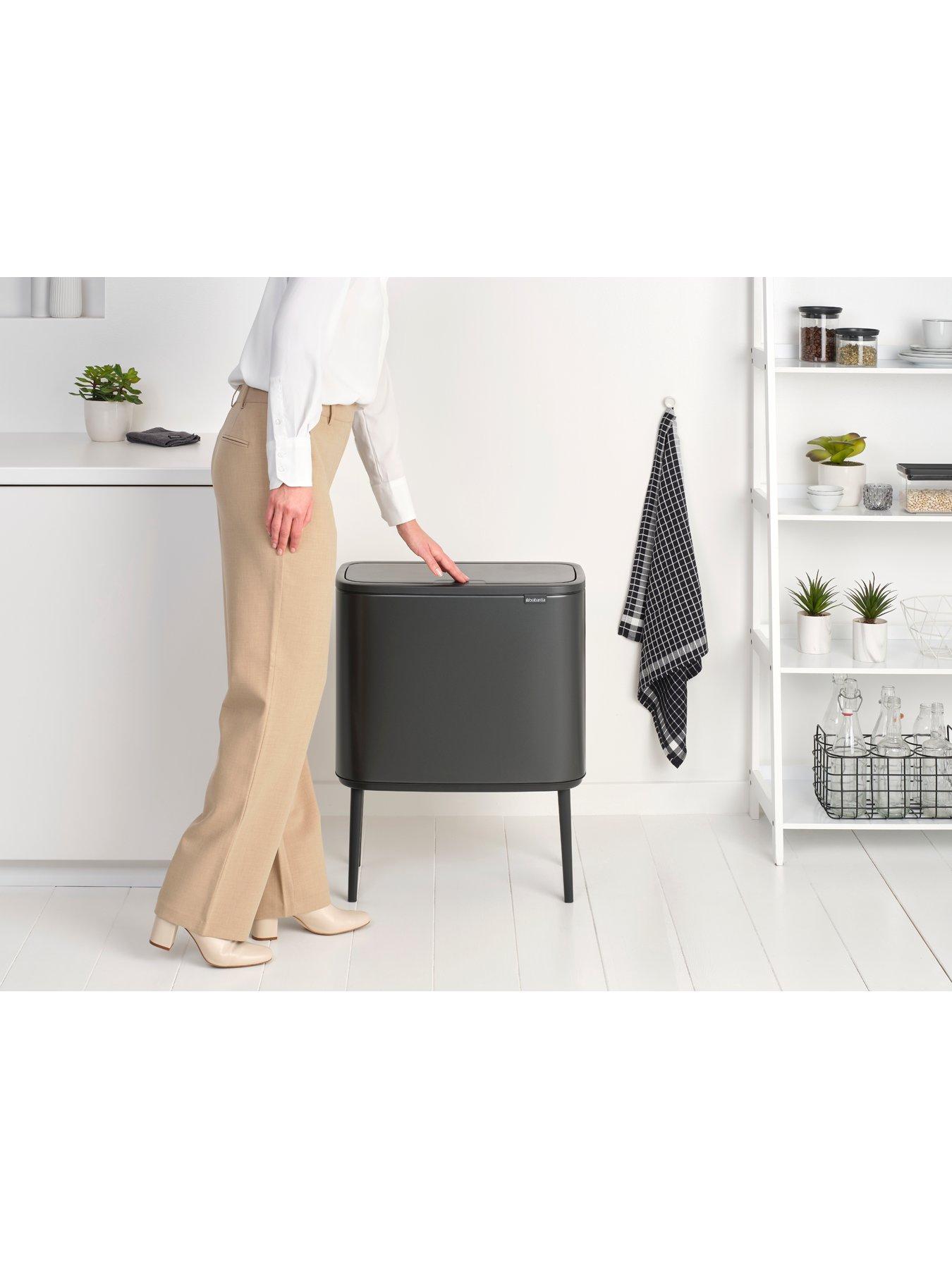 brabantia-bo-23-11-litre-touch-bin-ndash-confident-greydetail