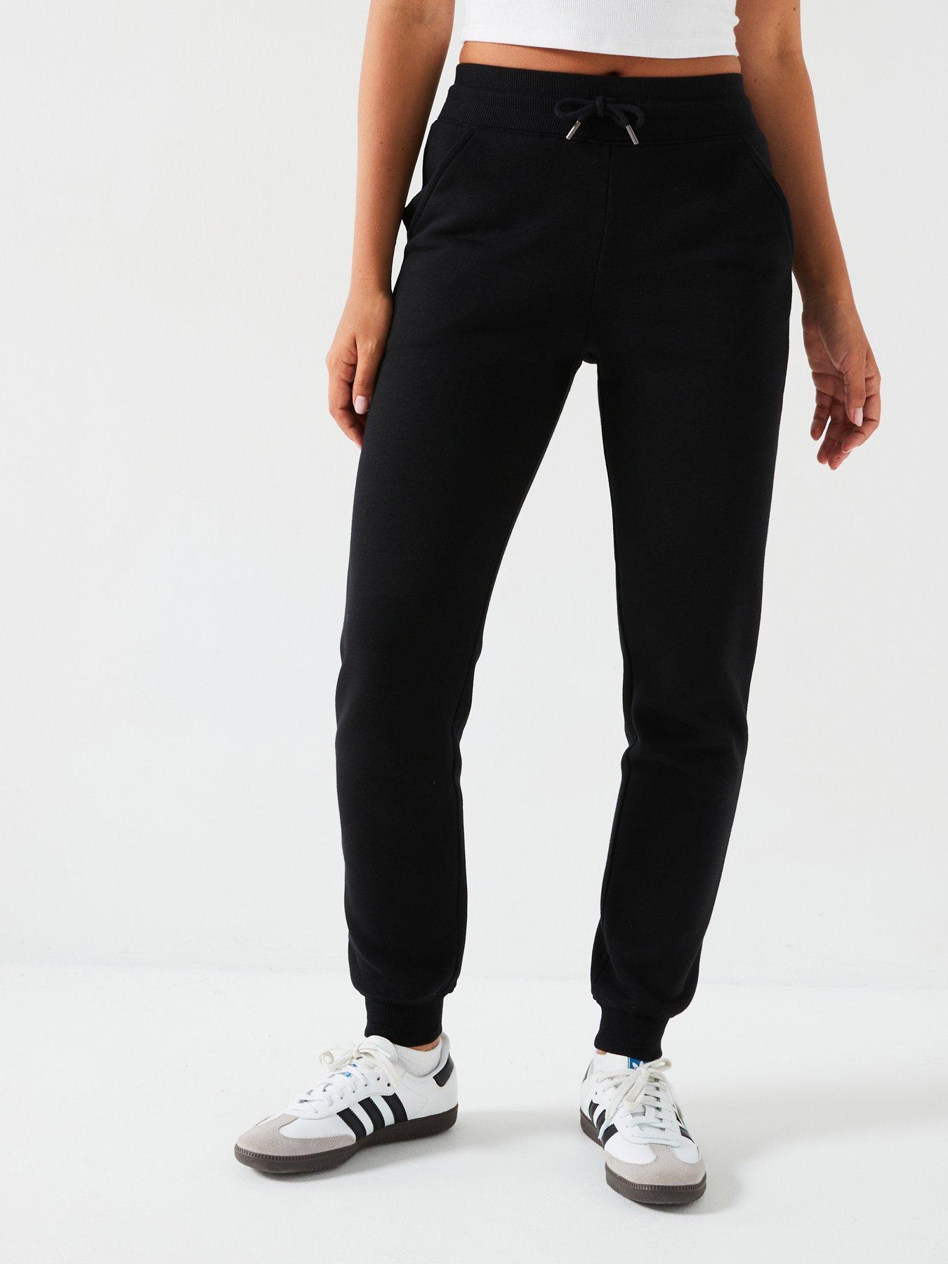 everyday-the-essential-jogger-blackfront