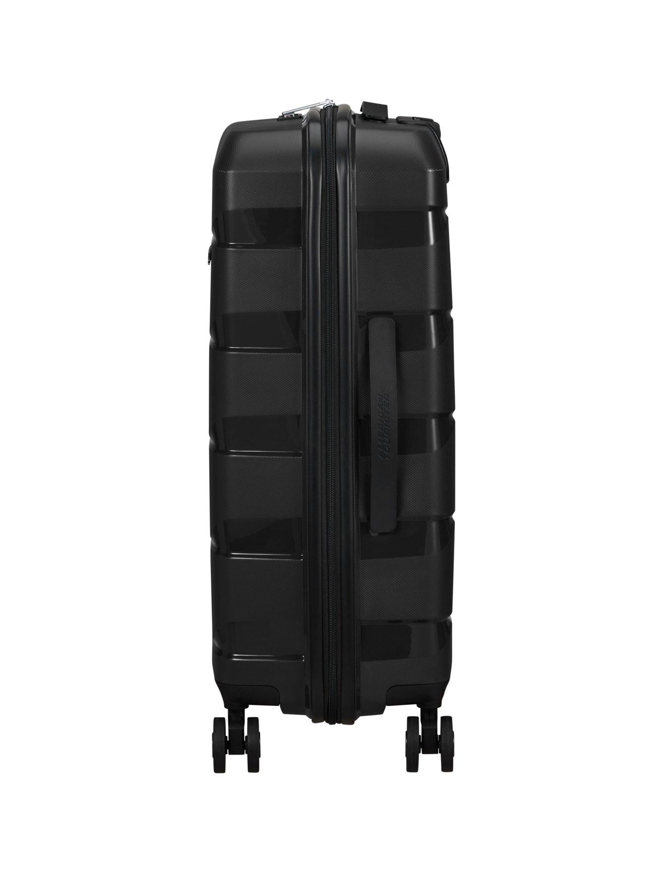 american-tourister-airmove-spinner-66-medium-hardshell-suitcaseoutfit