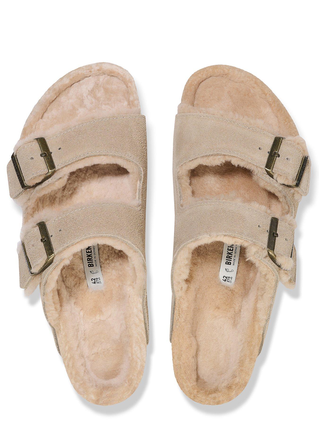 birkenstock-two-strap-arizona-suede-shearling-wider-fit-sandals-taupe-brownoutfit