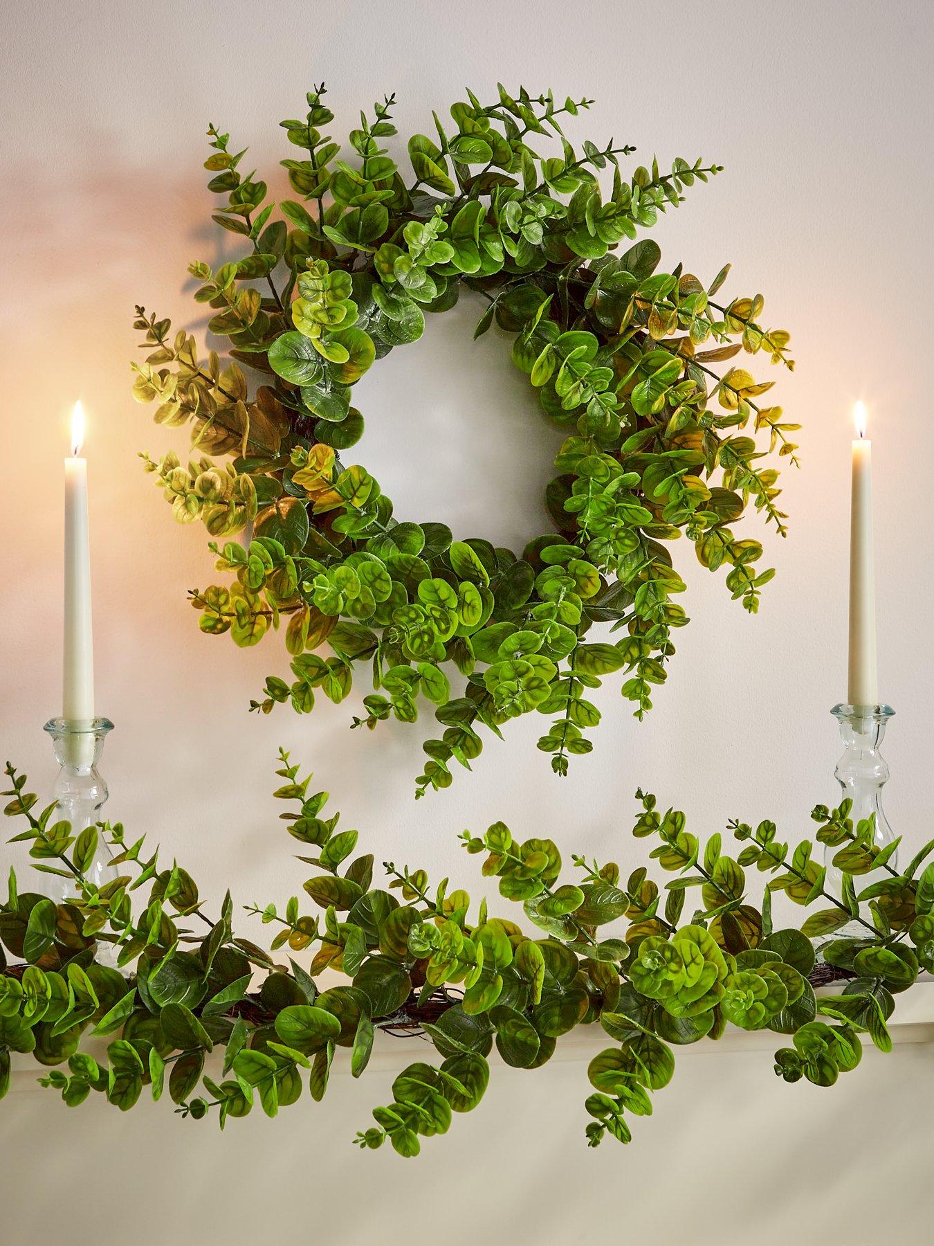 very-home-eucalyptus-christmas-wreath