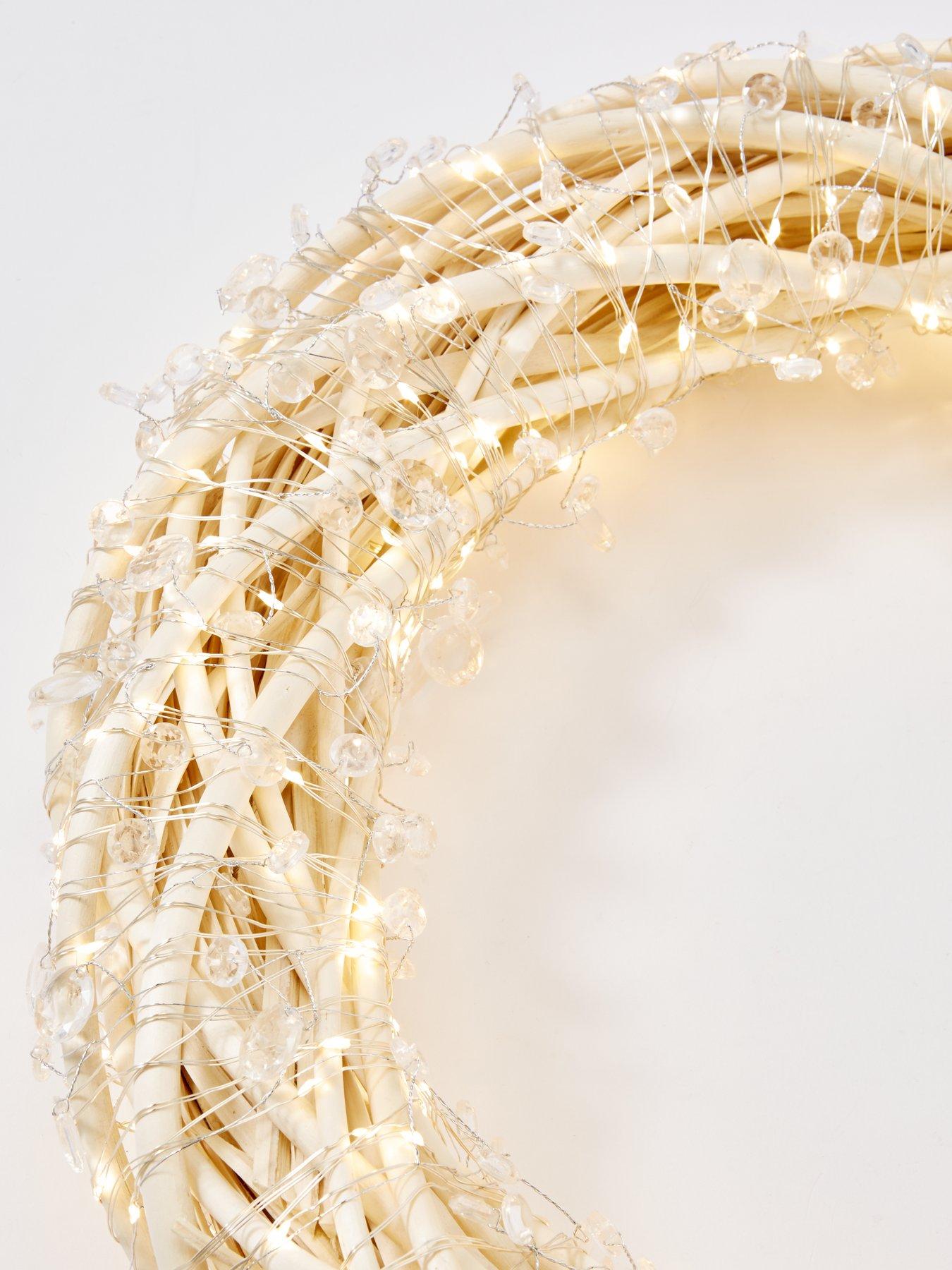 very-home-gemstone-rattan-lit-christmas-wreathdetail