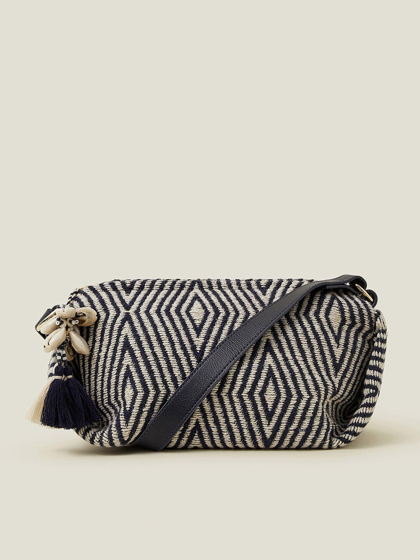 accessorize-aztec-crossbodyfront
