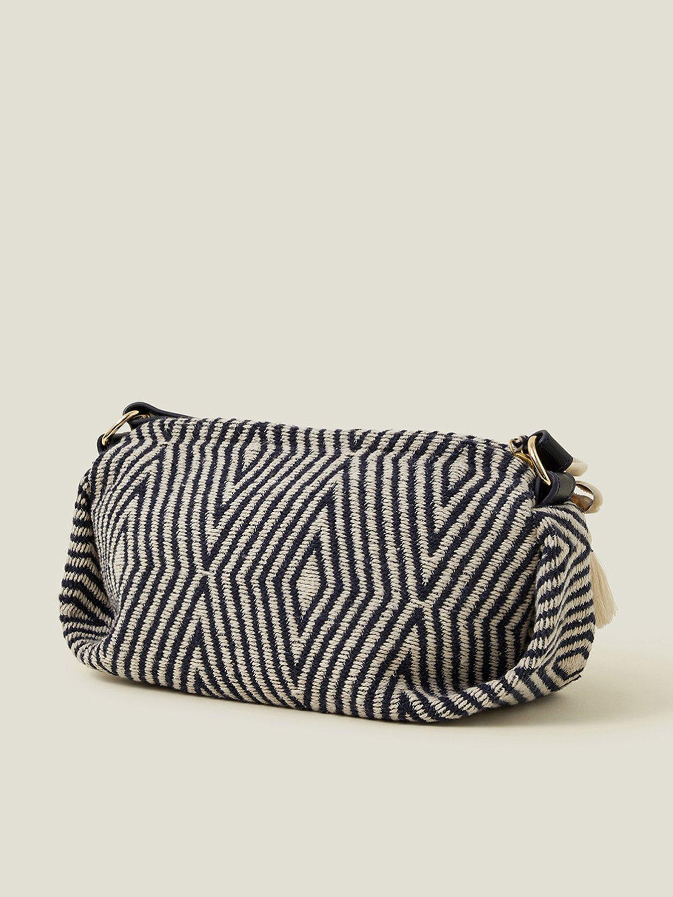 accessorize-aztec-crossbodyback