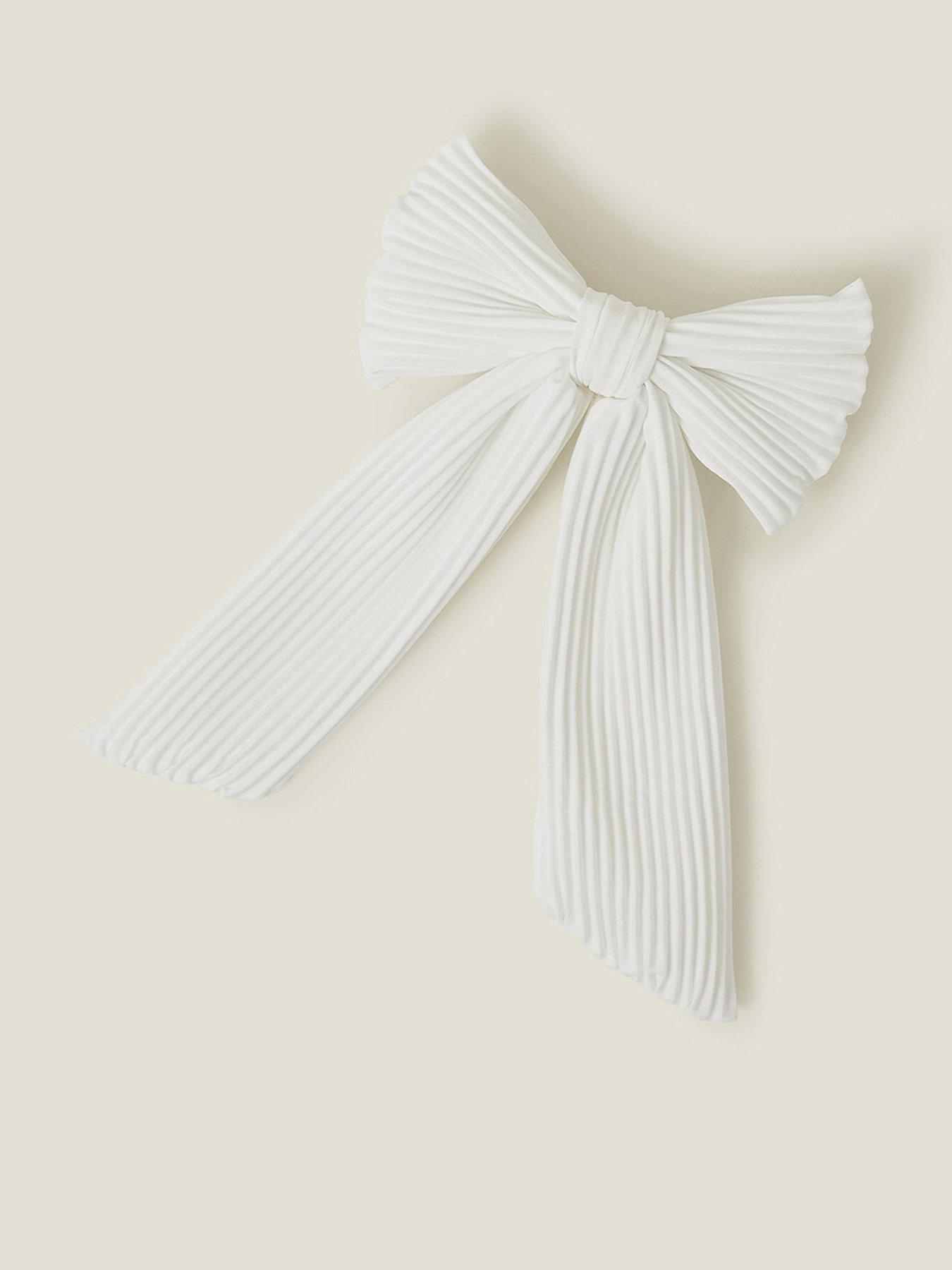 accessorize-pleated-bowfront