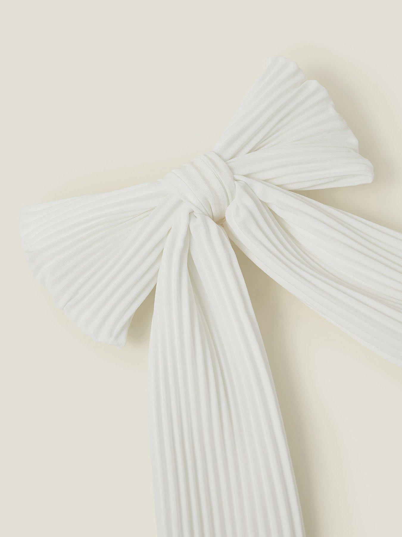 accessorize-pleated-bowoutfit