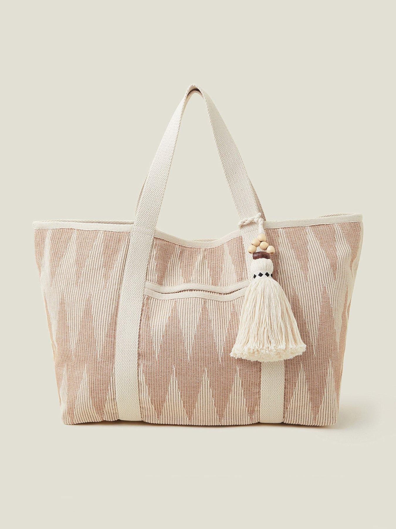 accessorize-chevron-beach-bag