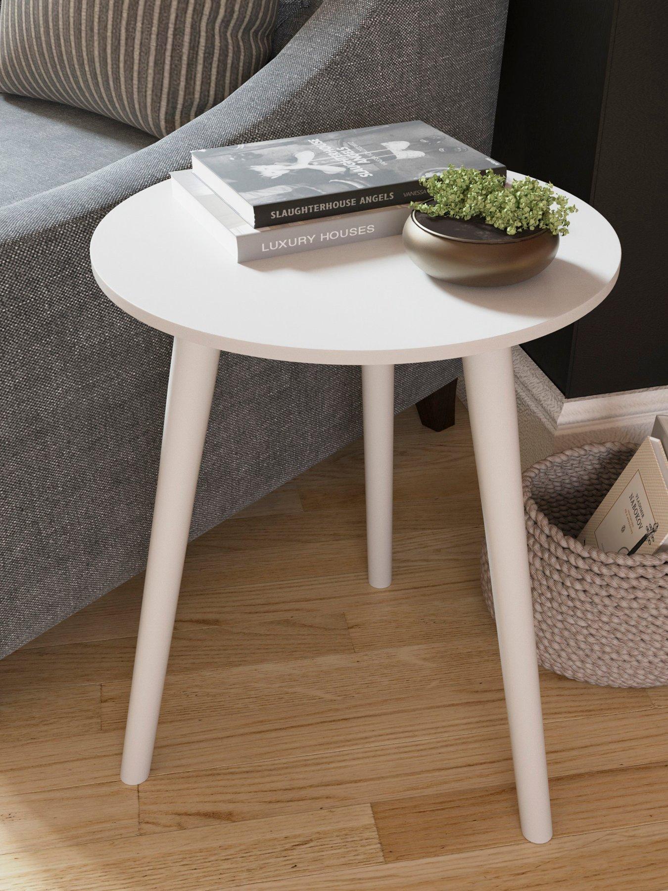 vida-designs-round-side-table