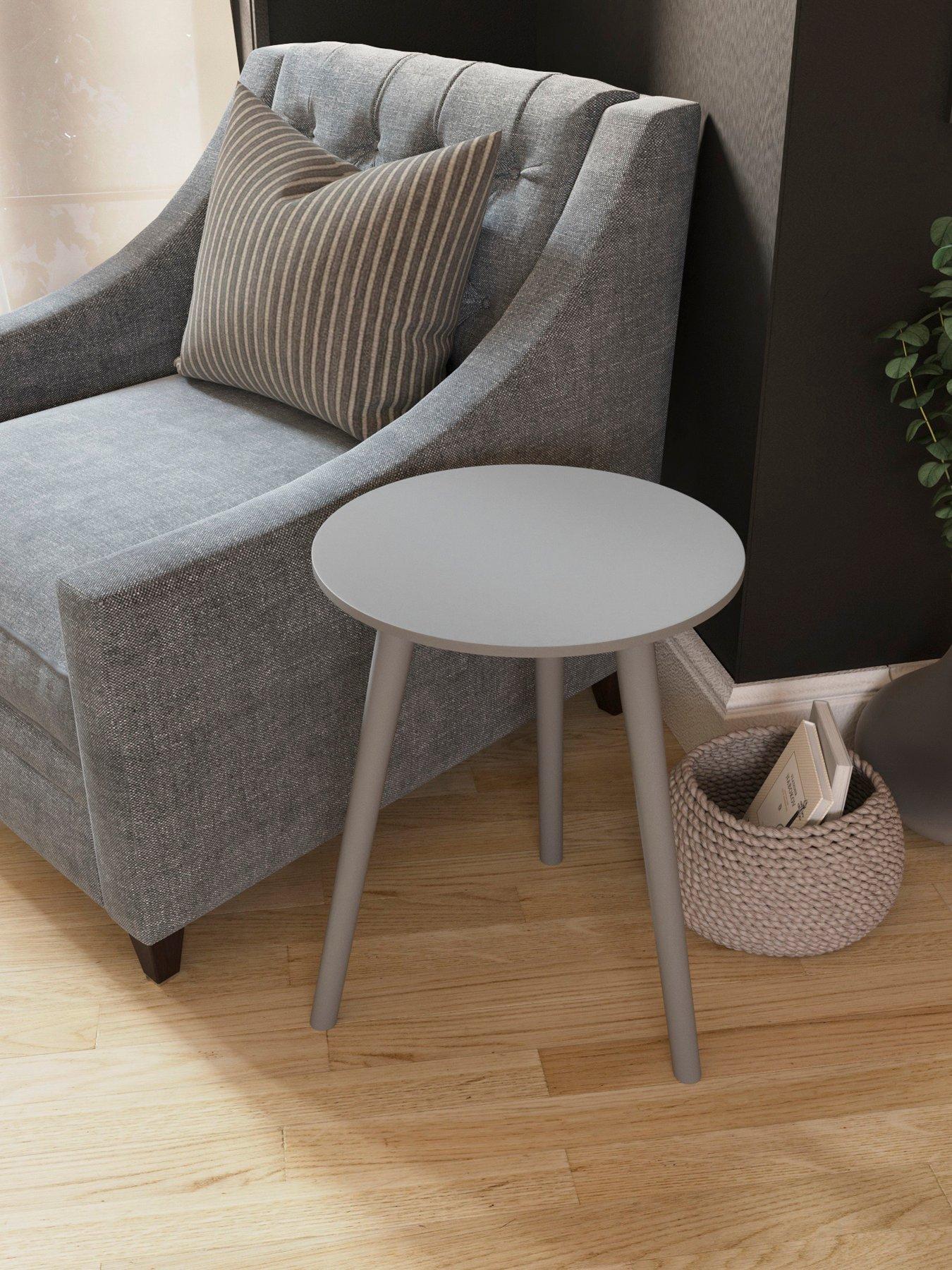 vida-designs-round-side-table