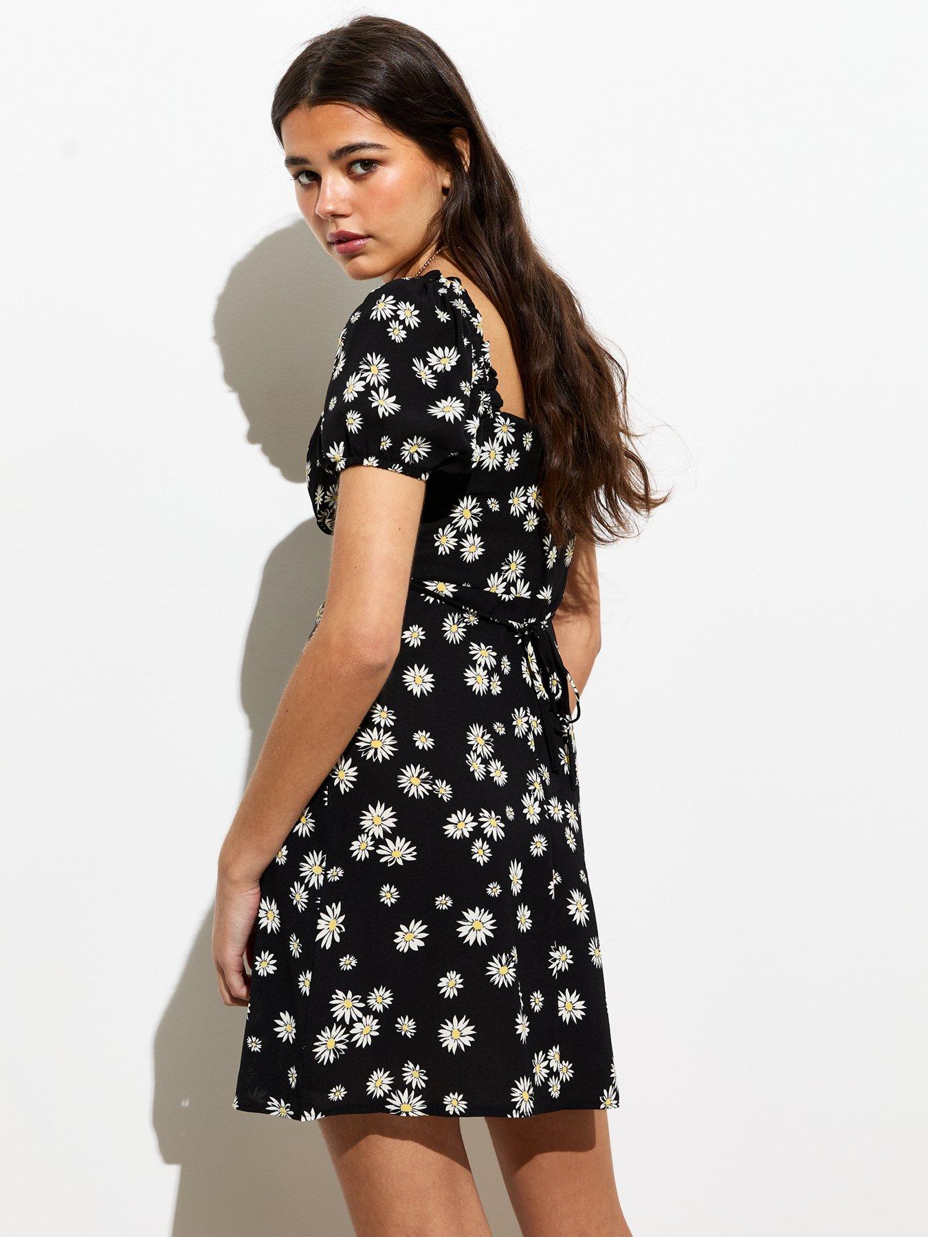 new-look-black-daisy-print-tie-front-milkmaid-mini-dressstillFront