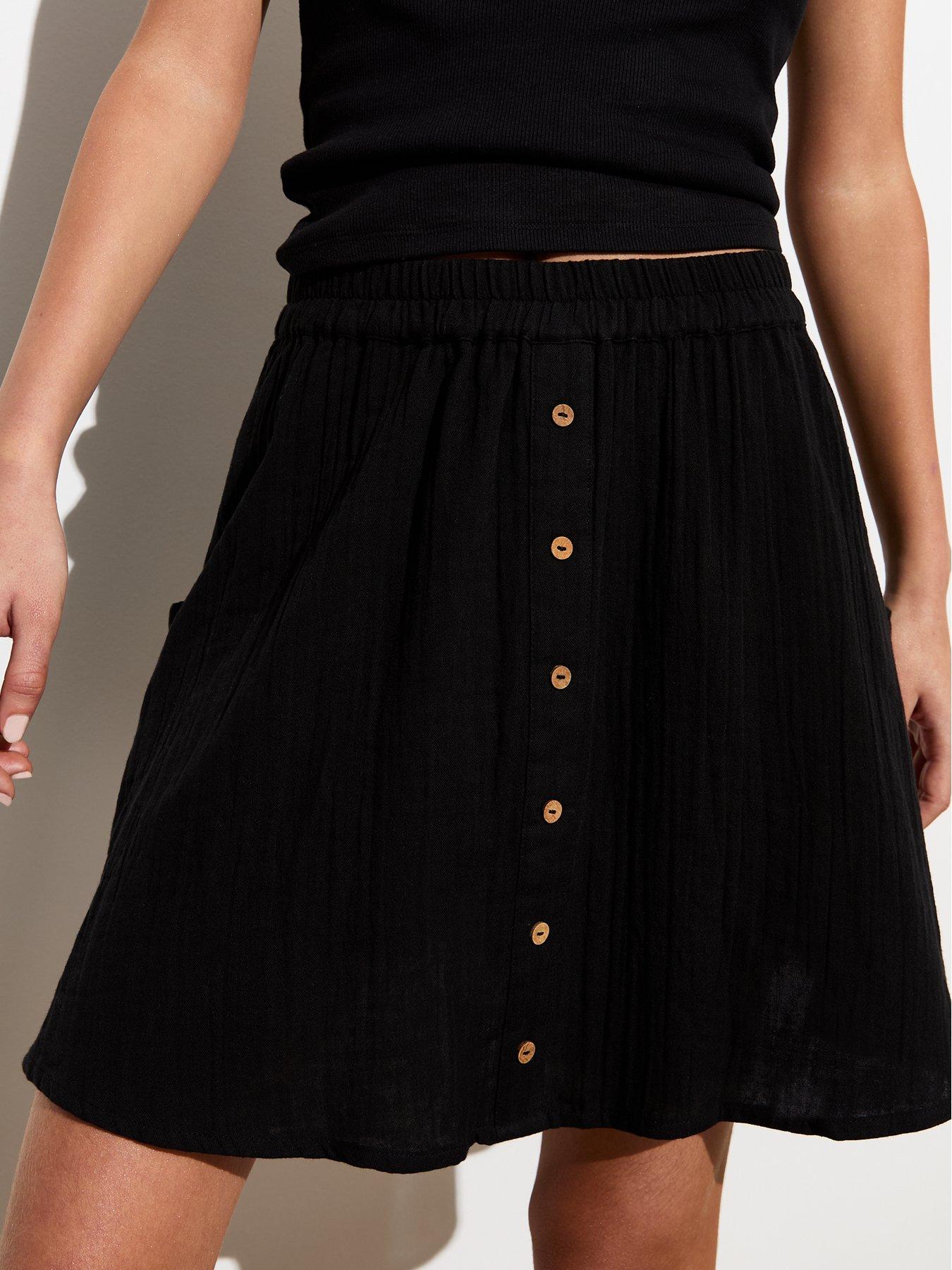 new-look-black-crinkle-textured-cotton-mini-skirtoutfit