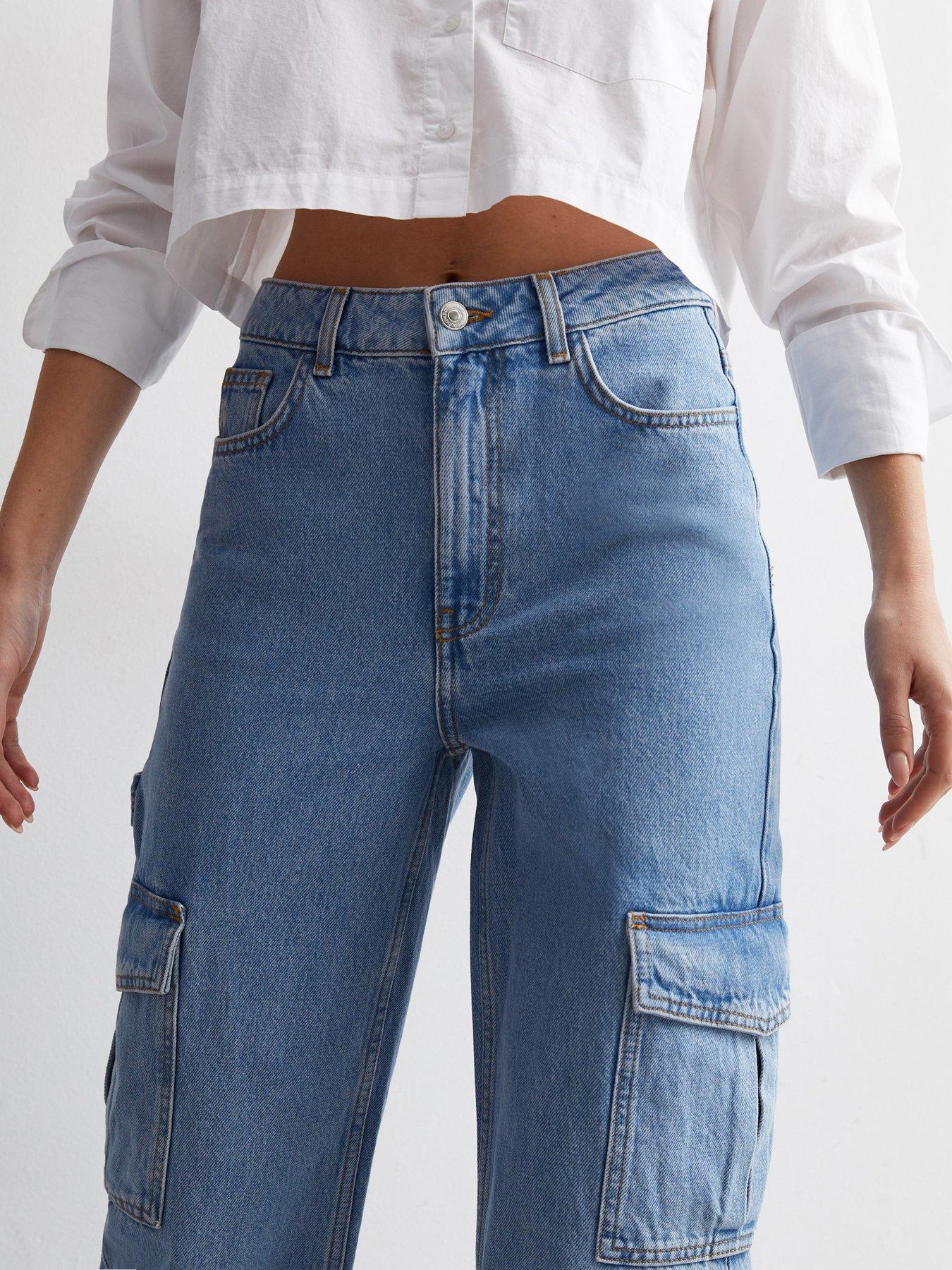 new-look-blue-high-waist-cargo-jeansoutfit