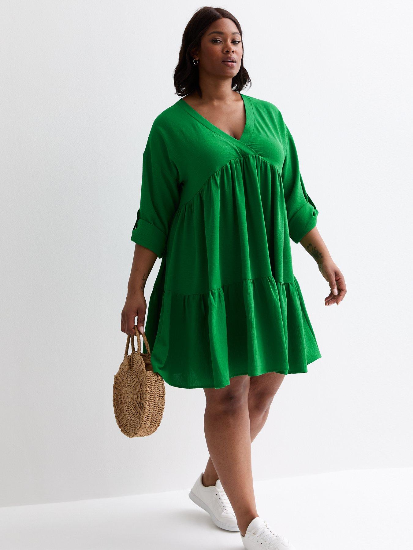 new-look-curves-green-v-neck-tiered-mini-smock-dressback