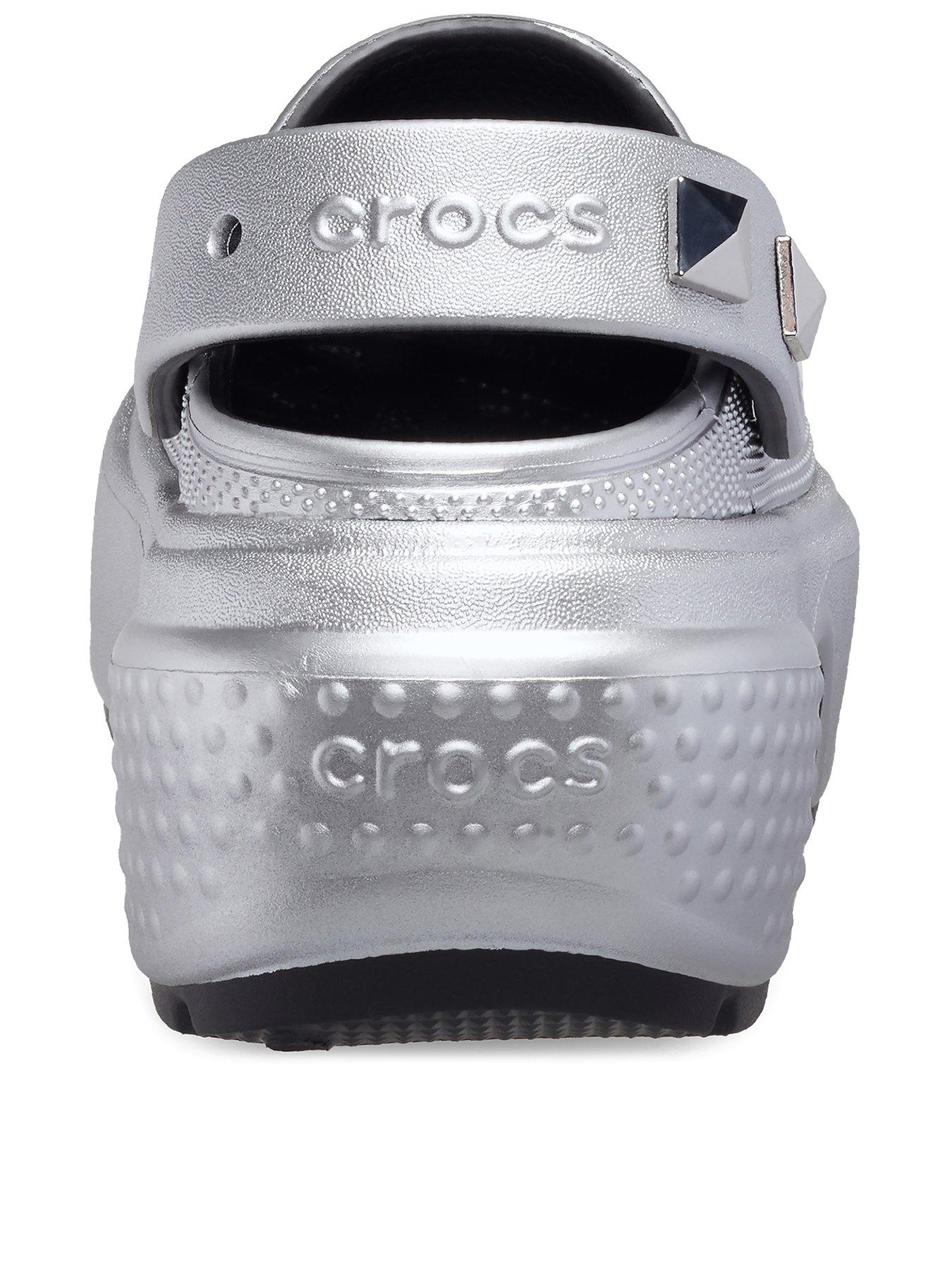 crocs-stomp-clog-greyback