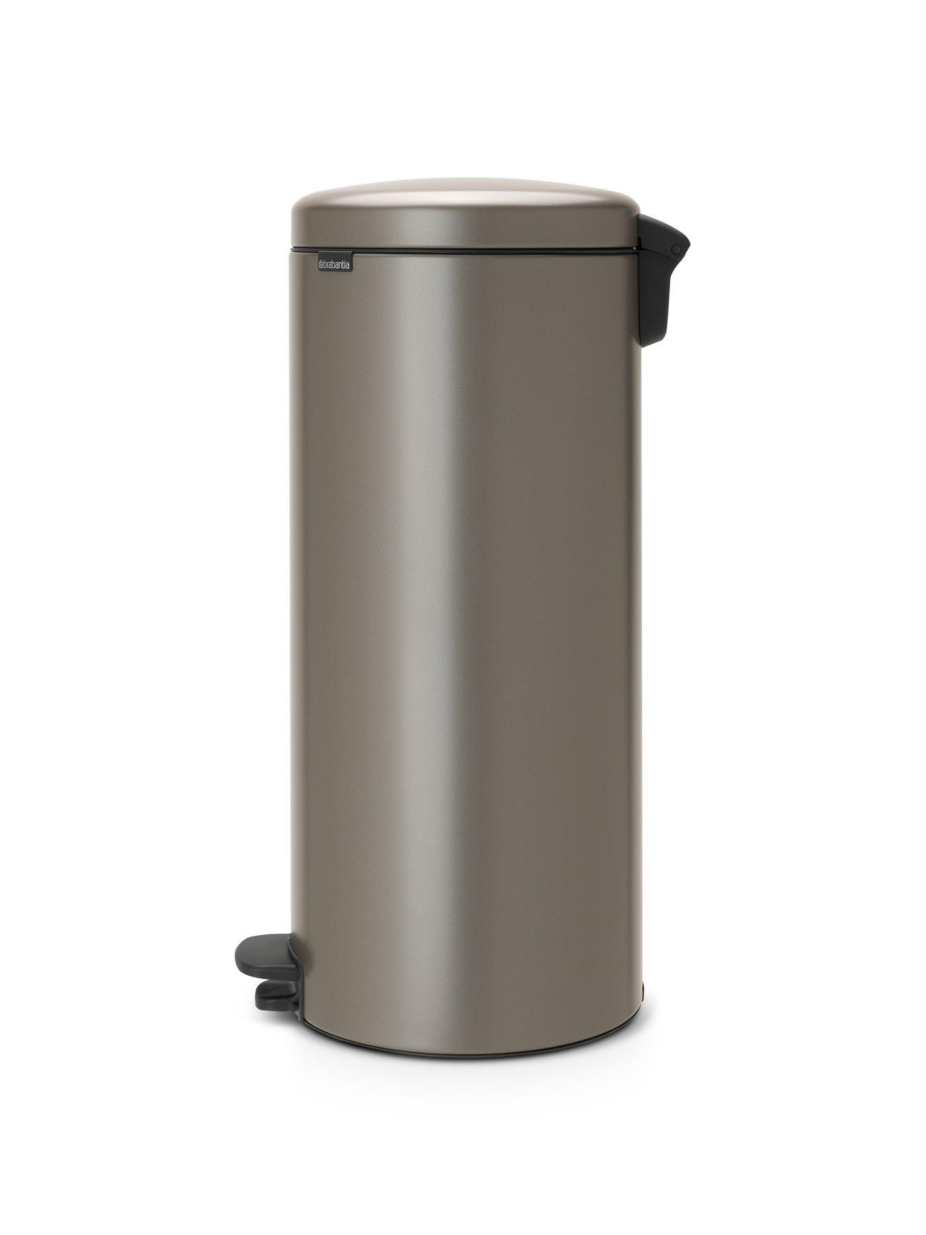 brabantia-newicon-30-litre-pedal-bin-in-platinumback