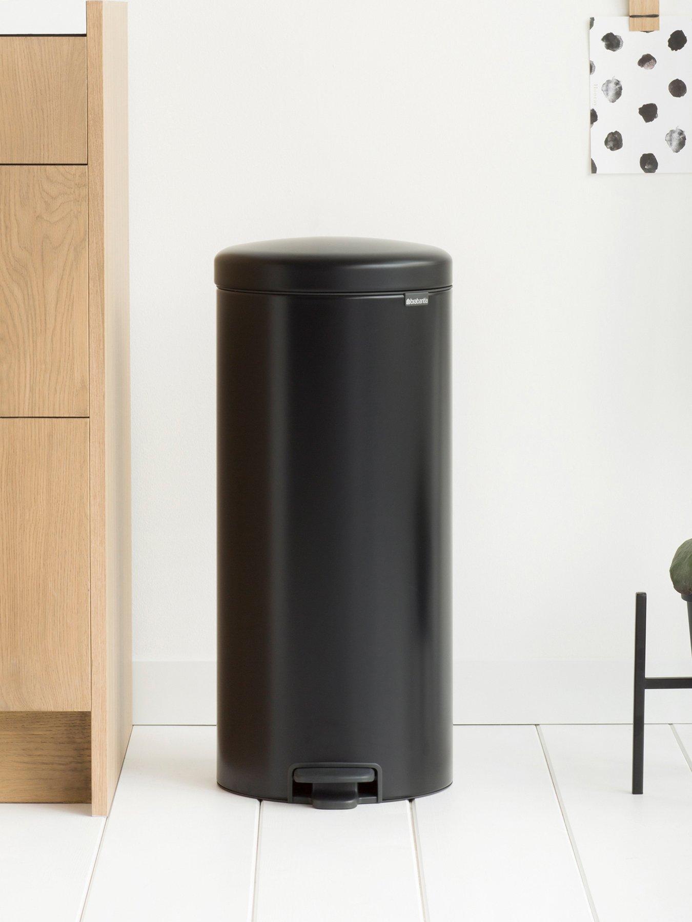 brabantia-newicon-30-litre-pedal-bin-in-black