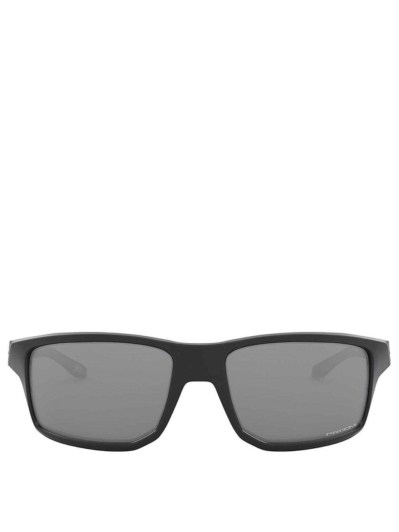 oakley-gibston-sunglassesoutfit