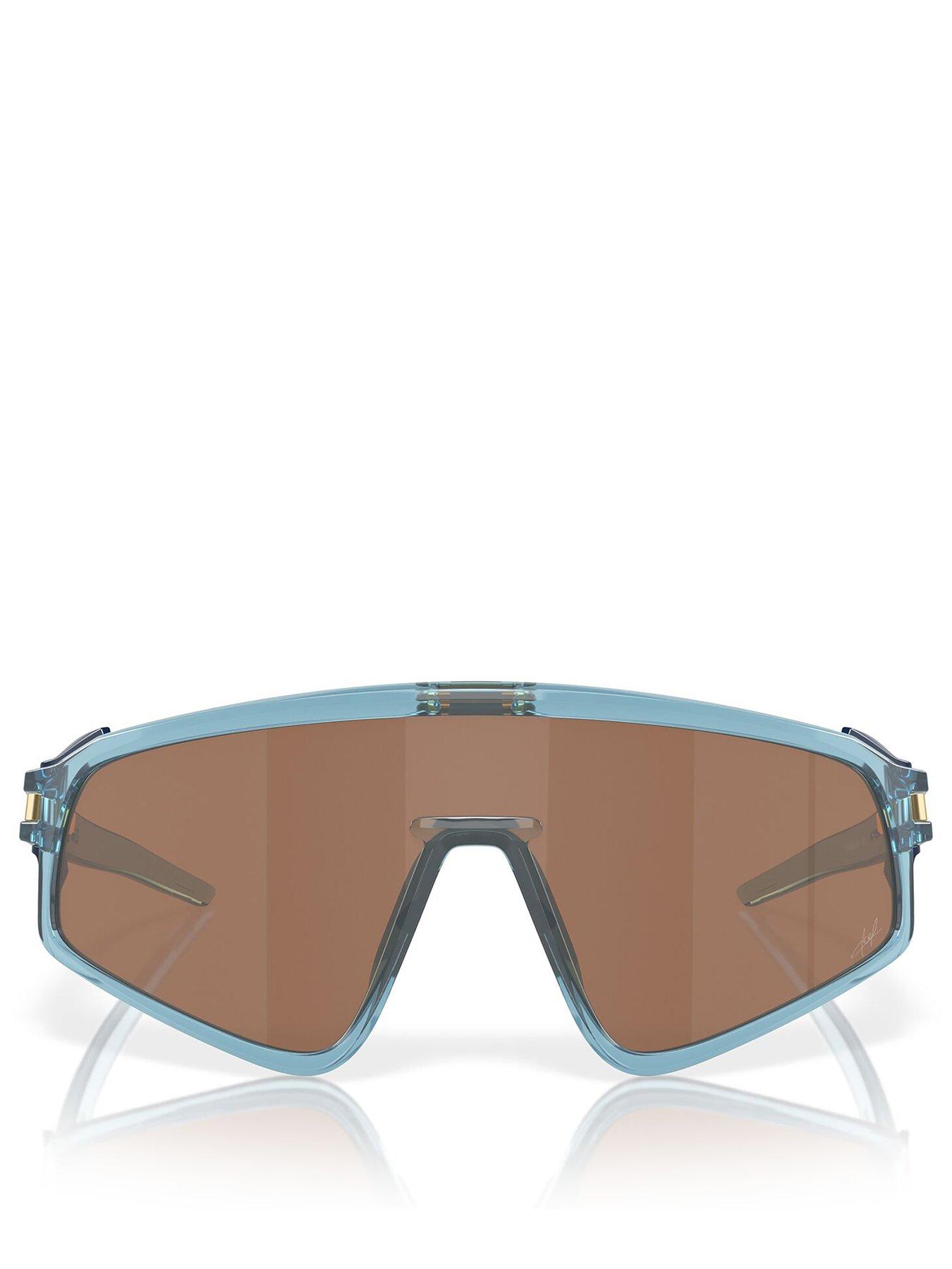 oakley-kylian-mbappeacute-signature-series-latch-panel-sunglassesoutfit