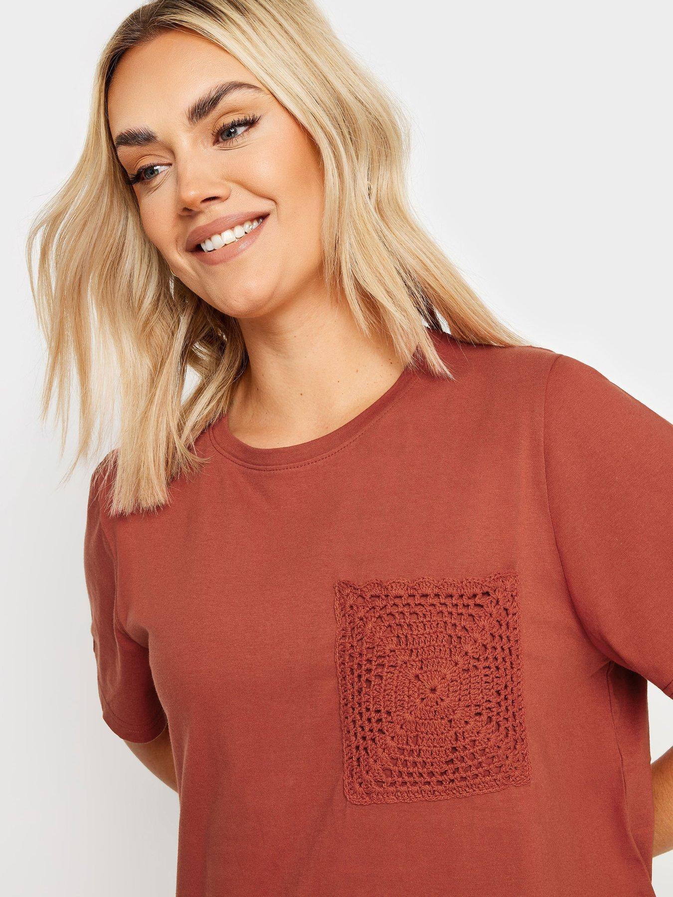 yours-curve-crochet-pocket-t-shirt-ochreoutfit