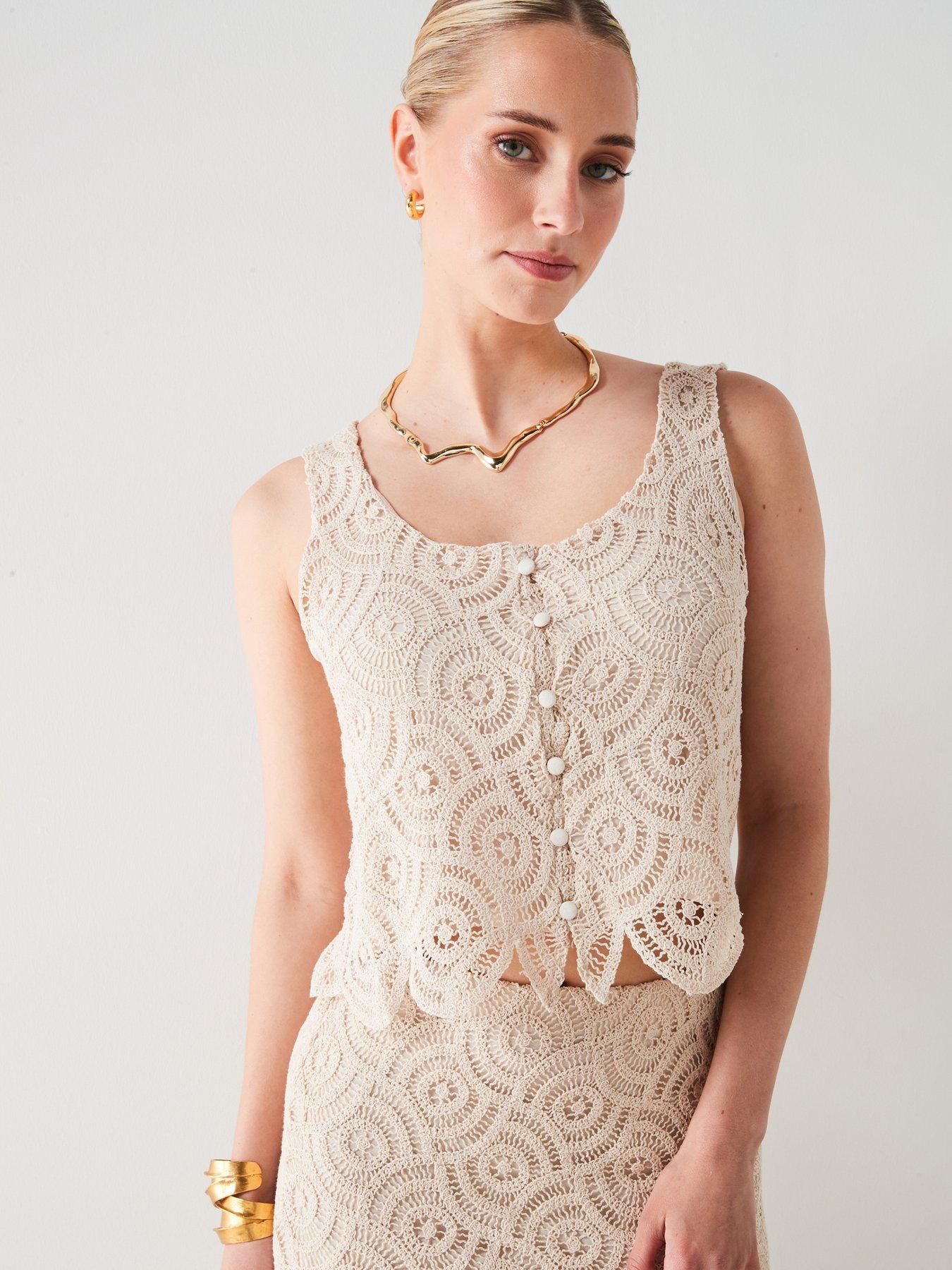 mango-top-crochet-buttonsfront