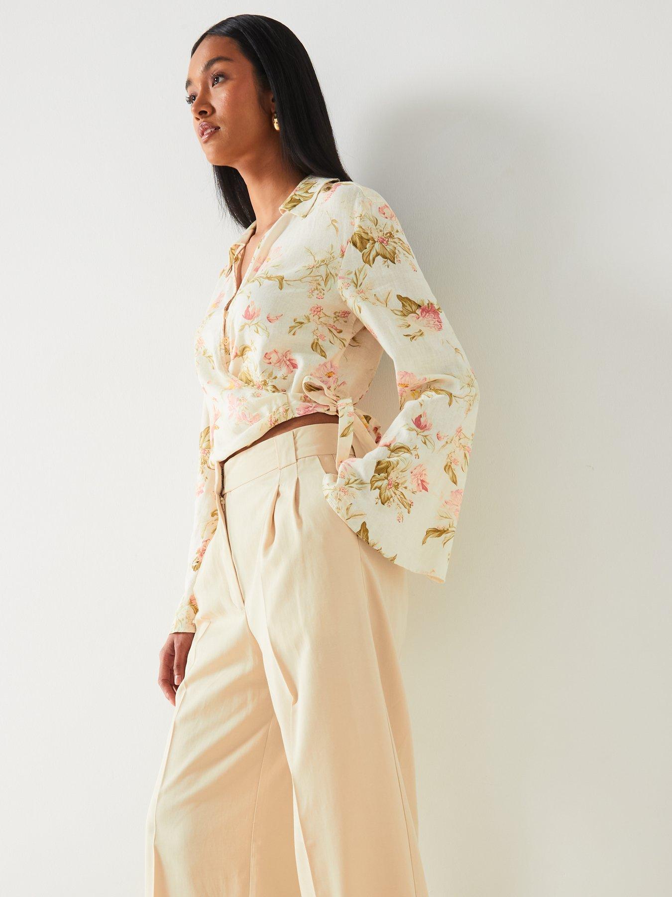 mango-linen-mix-floral-print-cropped-design-blouseoutfit