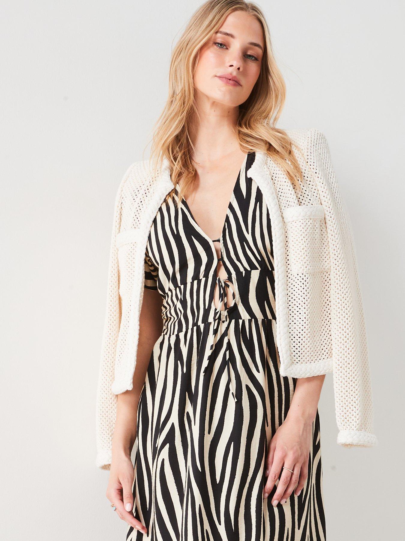 mango-animal-print-cut-out-detail-dress-blackdetail