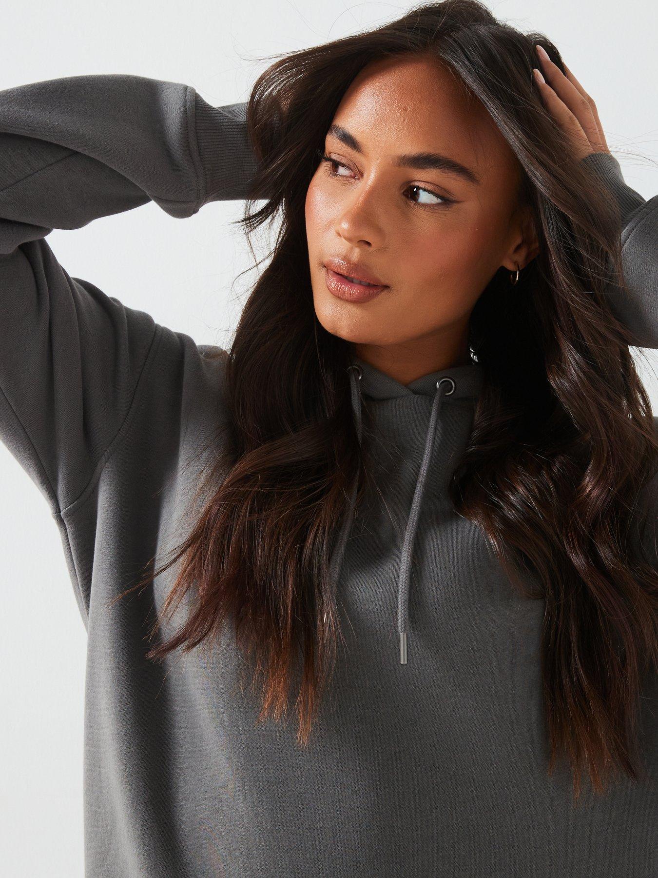 everyday-the-essential-longline-hoodie-charcoaloutfit