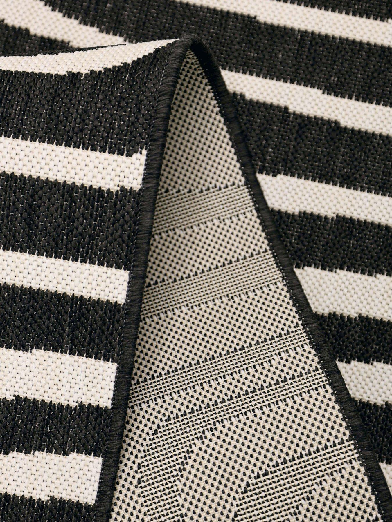 Image 5 of 5 of The Very Collection Alghero Indoor/Outdoor Flatweave Runner -&nbsp;Mono