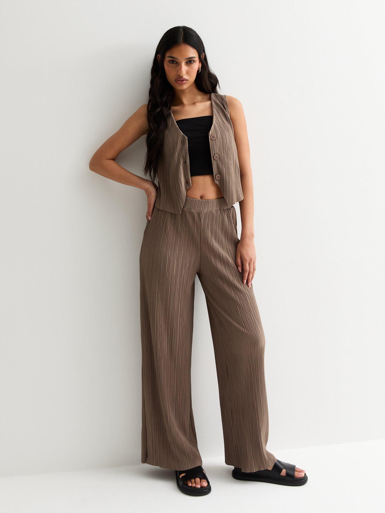 new-look-brown-plisse-pleated-trousers