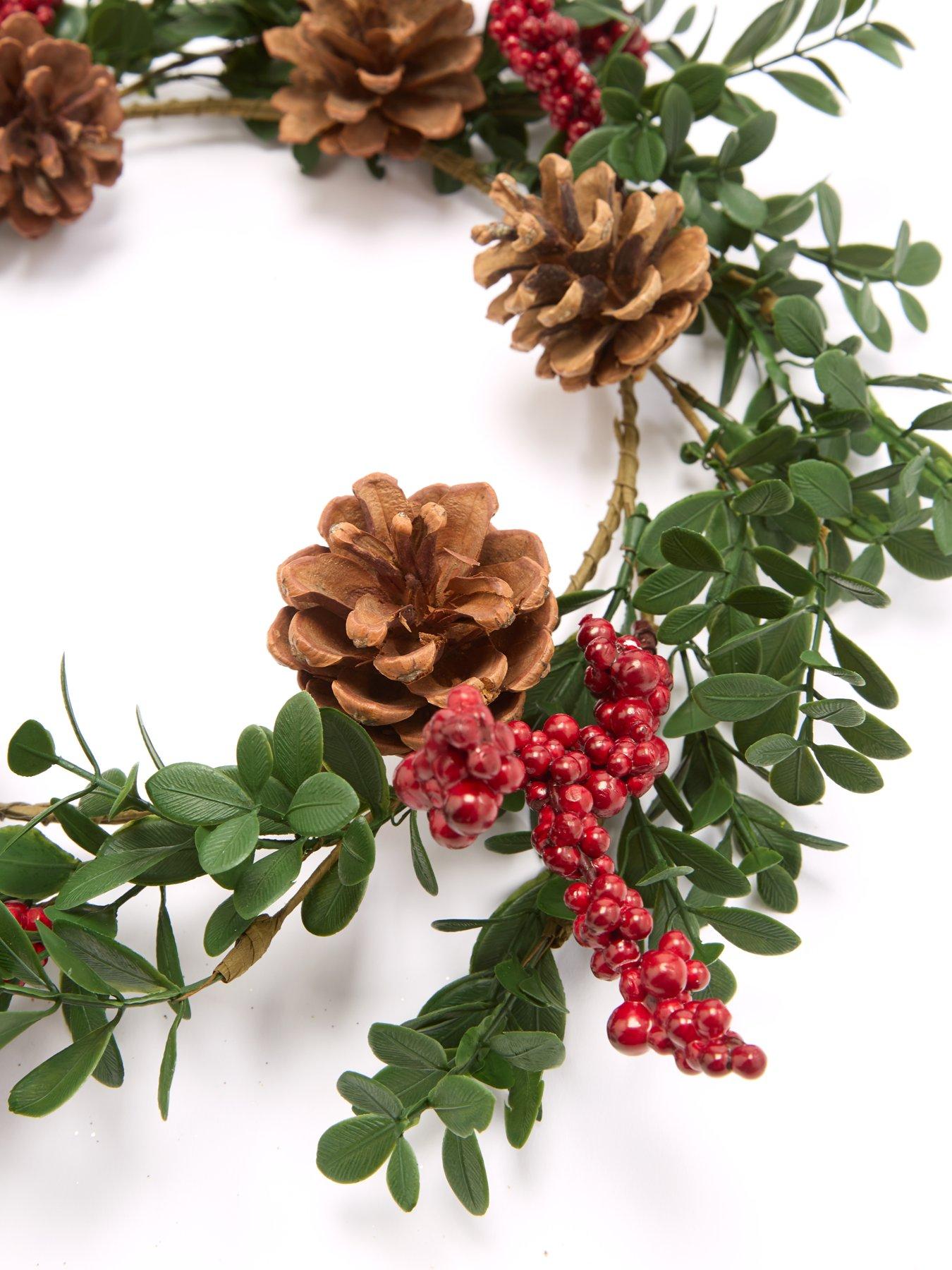 festive-holly-christmas-wreathback