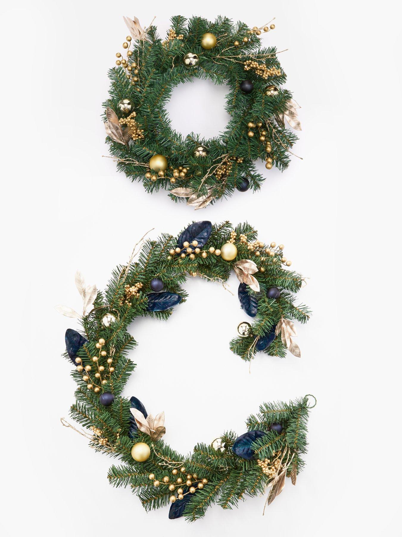 festive-northlight-christmas-wreathnbspdetail